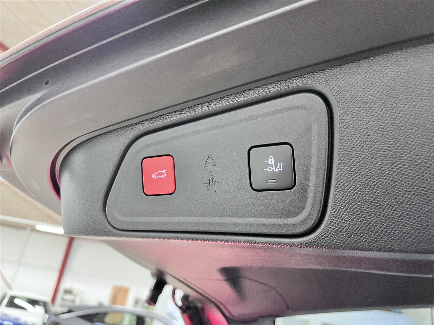 Billede af Peugeot 3008 1,6 PureTech  Plugin-hybrid Allure LTD EAT8 225HK 5d 8g Aut.