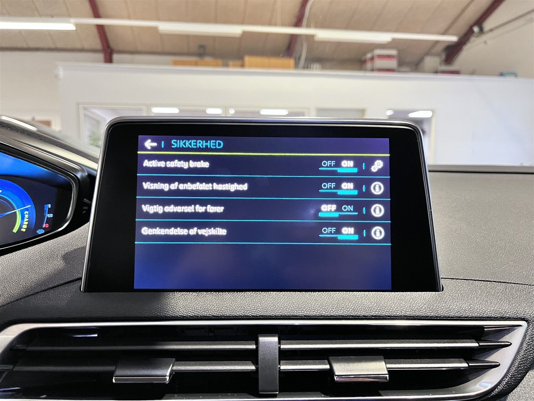 Billede af Peugeot 3008 1,6 PureTech  Plugin-hybrid Allure LTD EAT8 225HK 5d 8g Aut.