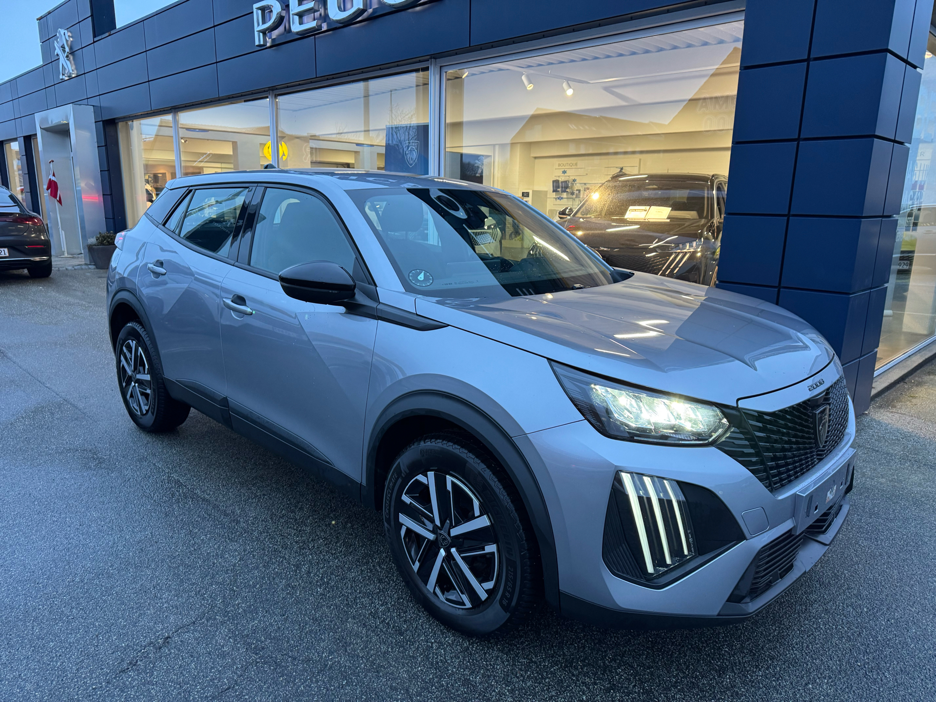 Billede af Peugeot 2008 1,2 PureTech Active+ 100HK 5d 6g