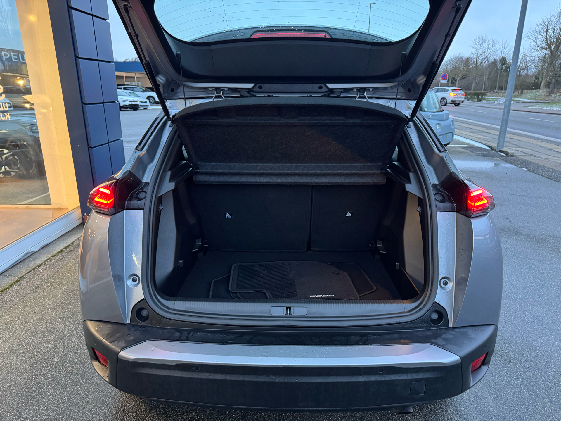 Billede af Peugeot 2008 1,2 PureTech Active+ 100HK 5d 6g