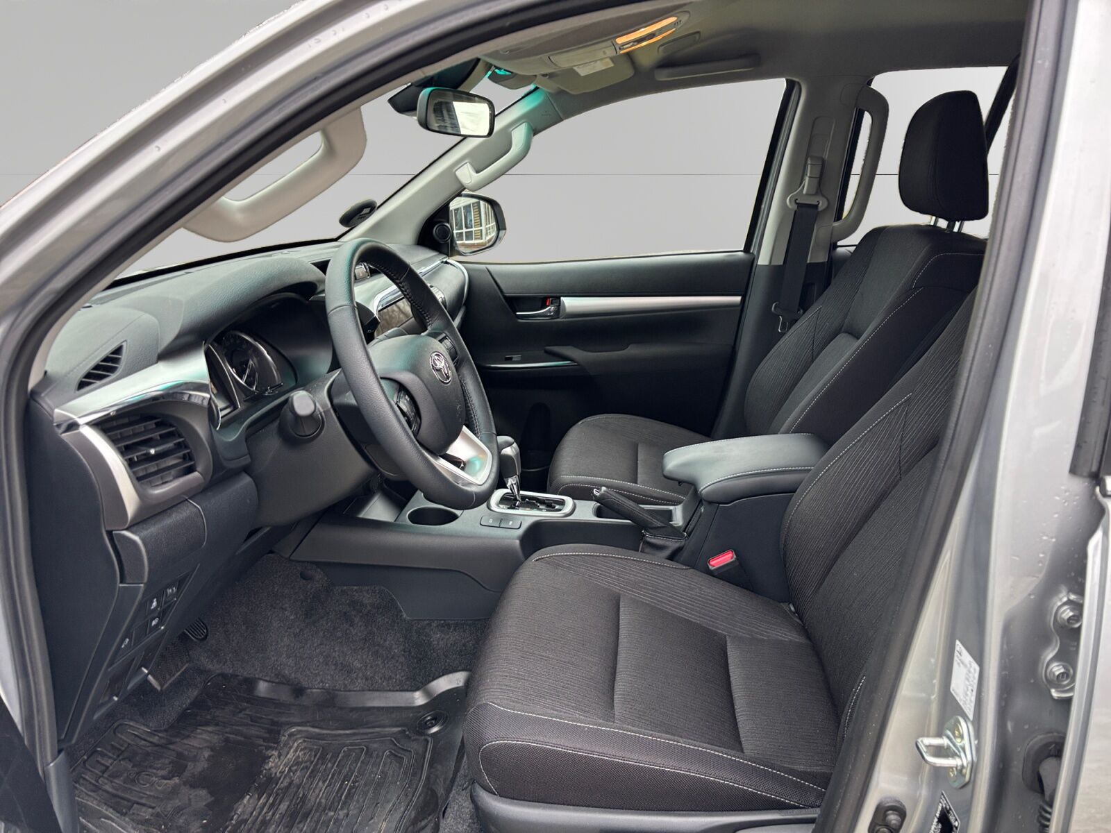 Billede af Toyota HiLux Dobb.Kab. 2,4 D-4D T3 4x4 150HK DobKab Aut.