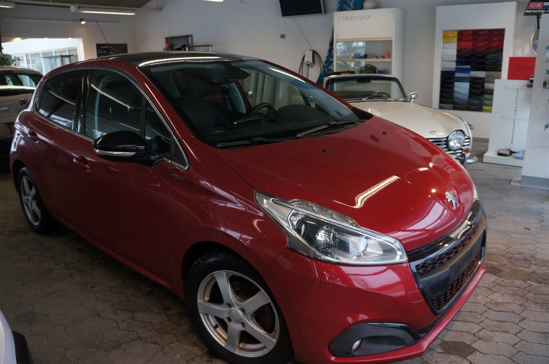 Billede af Peugeot 208 1,6 BlueHDi GT Line Sky 100HK 5d
