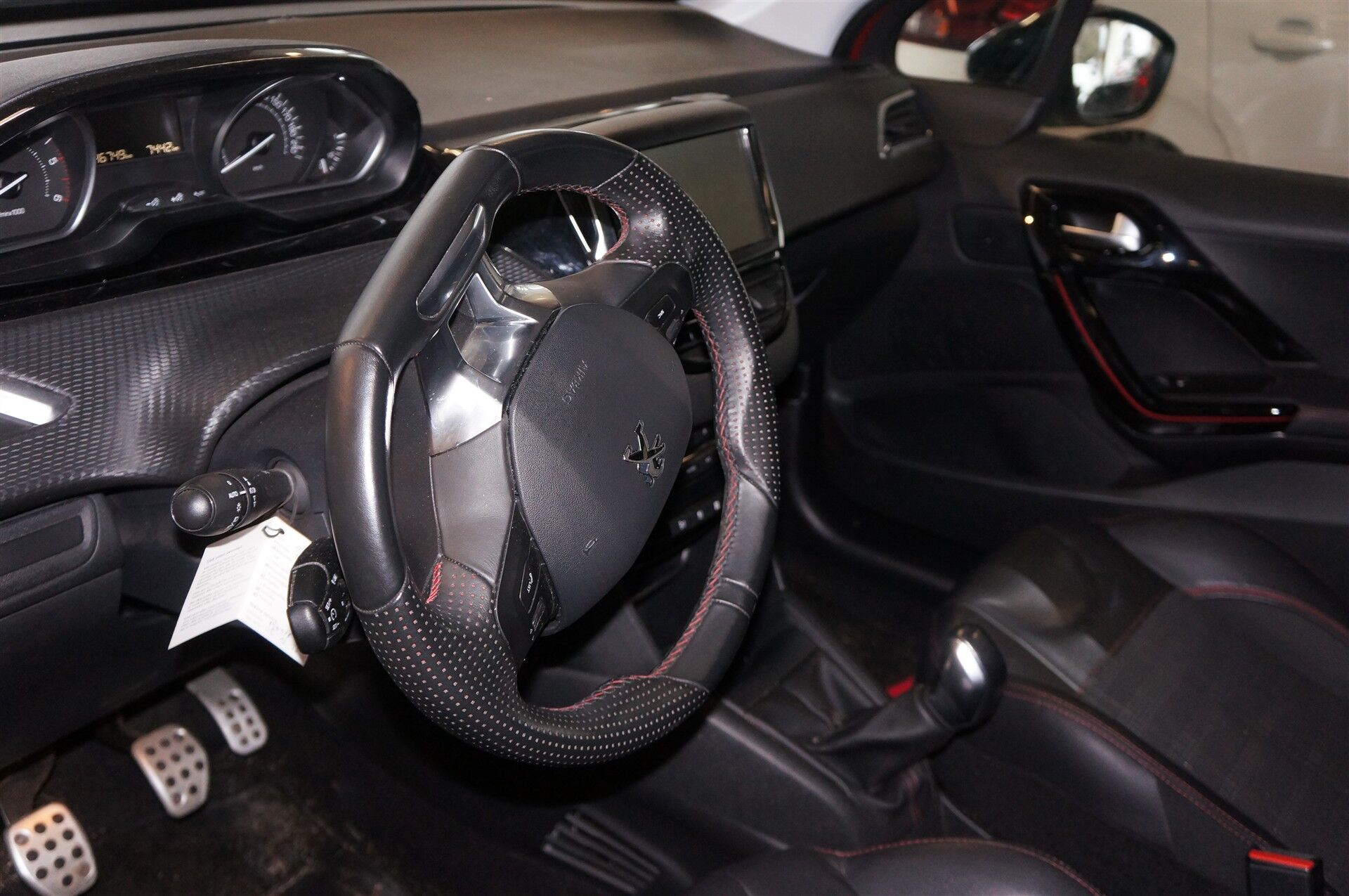 Billede af Peugeot 208 1,6 BlueHDi GT Line Sky 100HK 5d