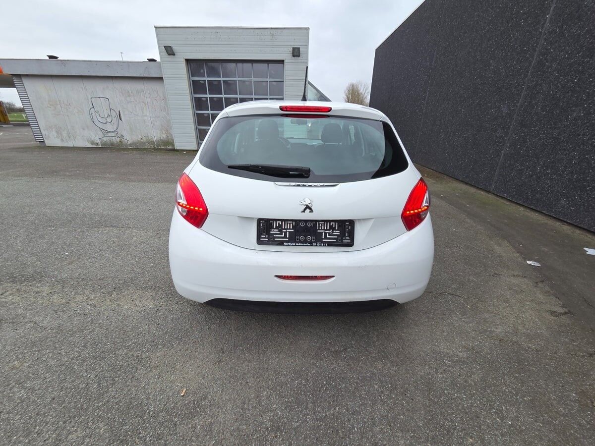 Billede af Peugeot 208 1,0 VTi Excite White 68HK 5d