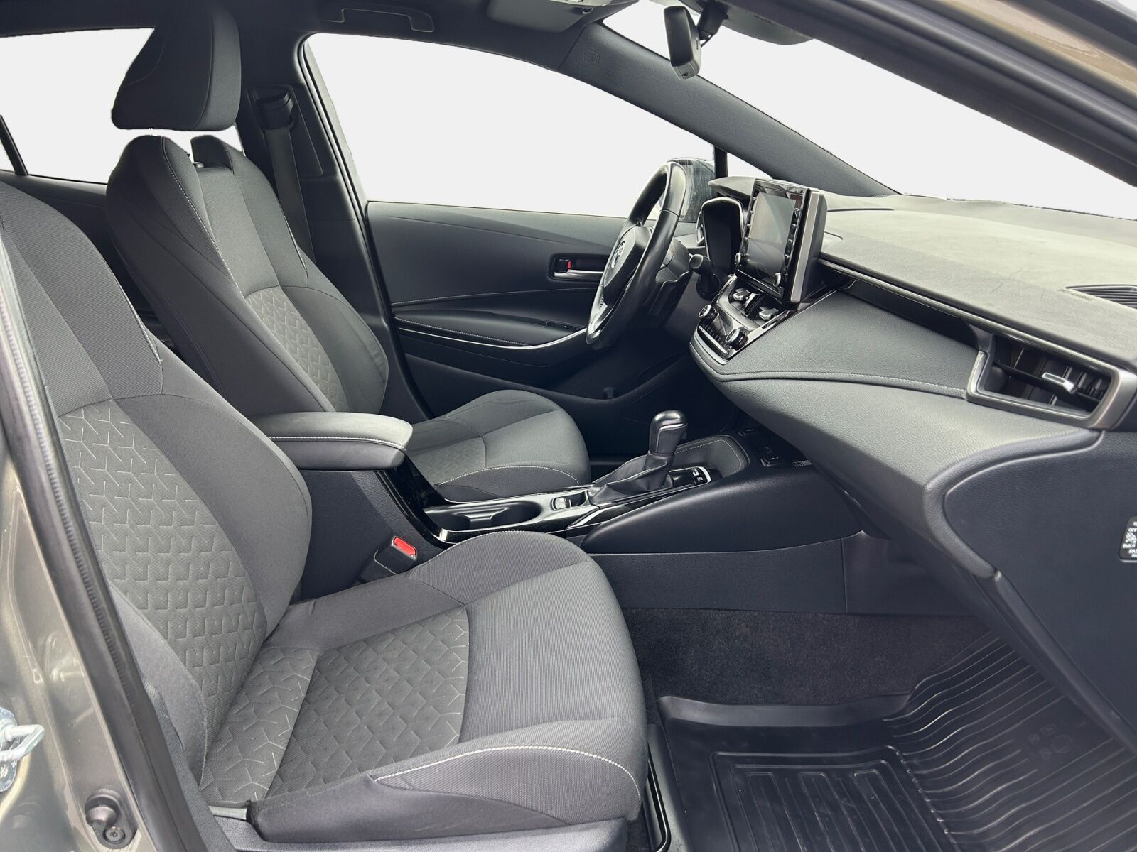 Billede af Toyota Corolla 2,0 Hybrid H3 Premium E-CVT 180HK 5d 6g Aut.