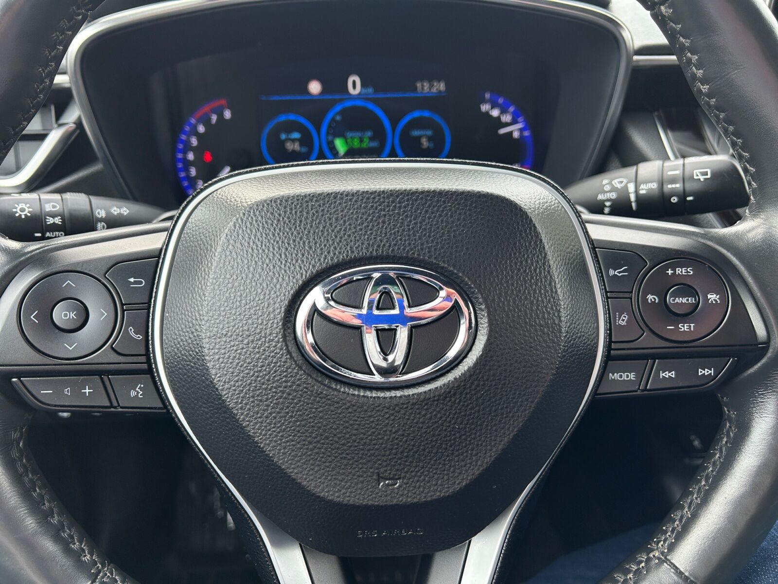 Billede af Toyota Corolla 2,0 Hybrid H3 Premium E-CVT 180HK 5d 6g Aut.