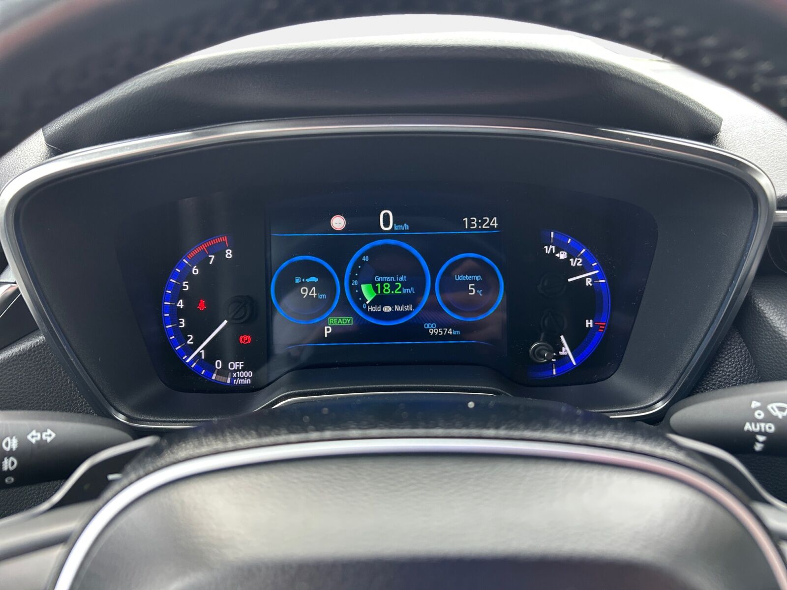 Billede af Toyota Corolla 2,0 Hybrid H3 Premium E-CVT 180HK 5d 6g Aut.