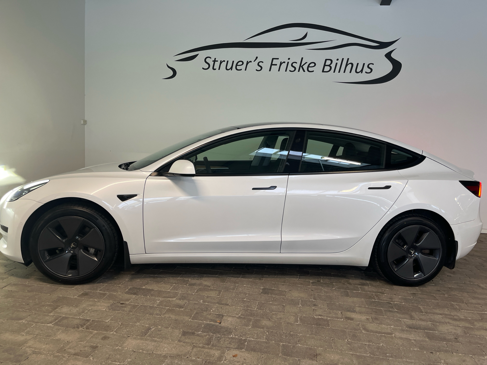 Billede af Tesla Model 3 EL Standard Range Plus 325HK Aut.