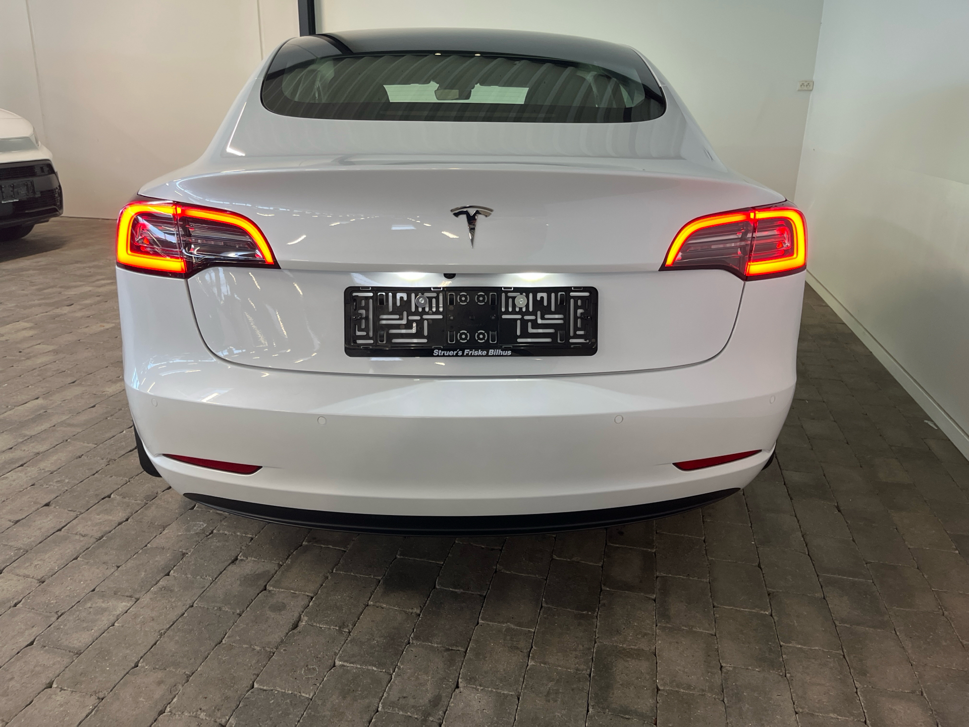 Billede af Tesla Model 3 EL Standard Range Plus 325HK Aut.