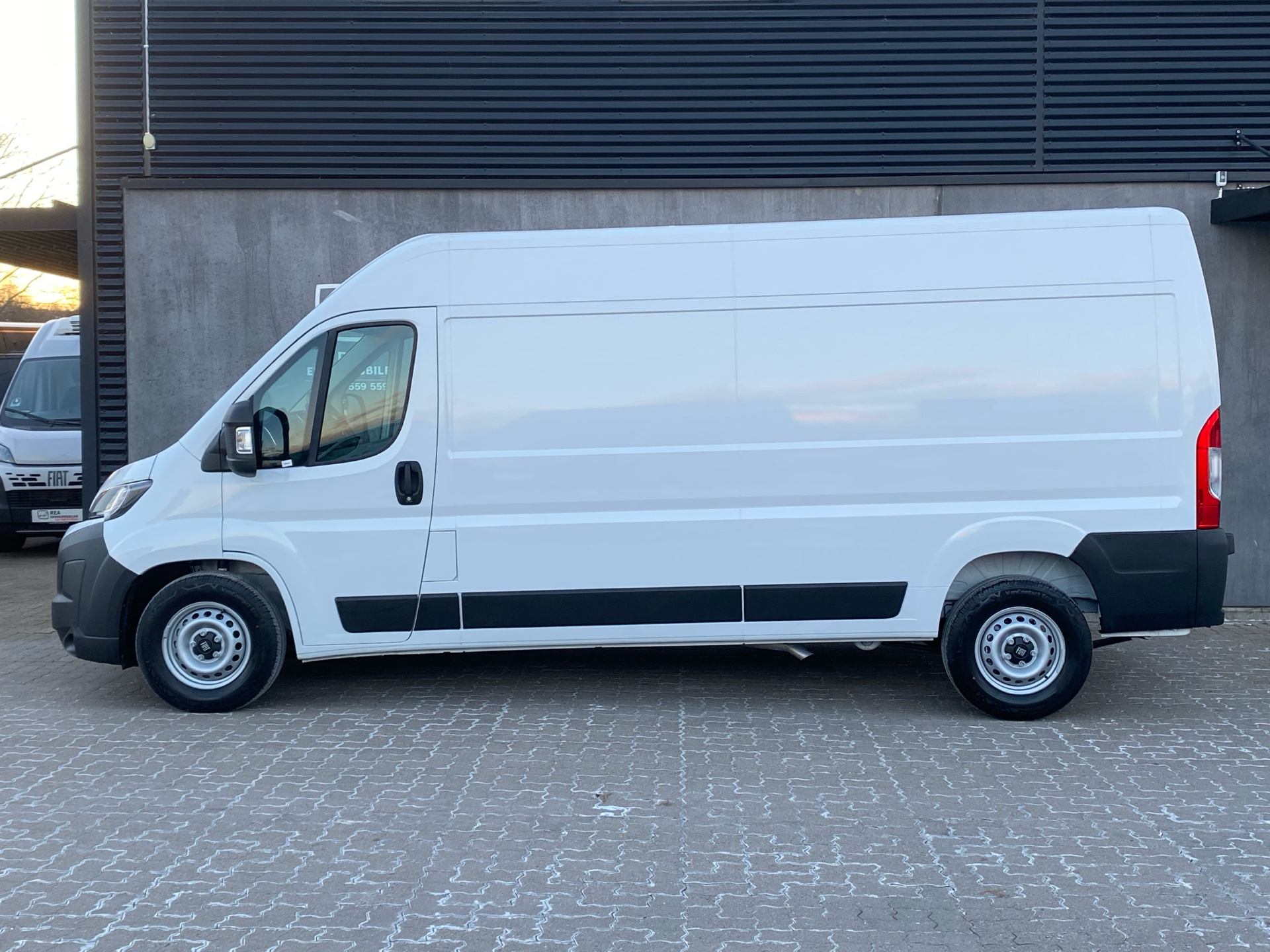 Billede af Fiat Ducato 35M L3H2 2,2 Multijet Pro 180HK Van 9g Aut.