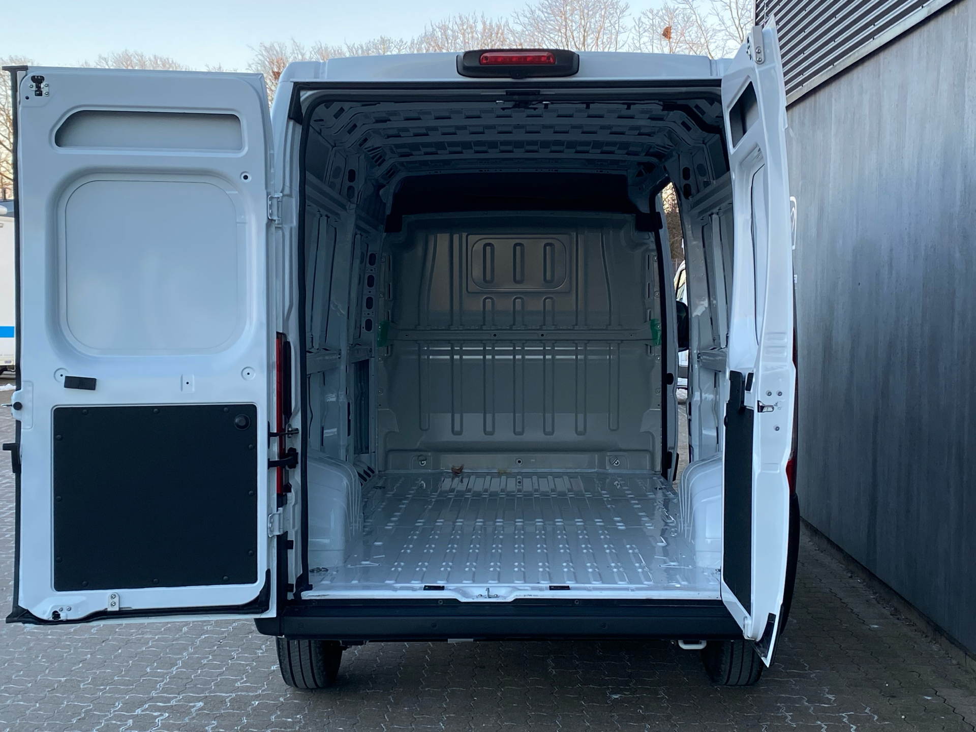 Billede af Fiat Ducato 35M L3H2 2,2 Multijet Pro 180HK Van 9g Aut.
