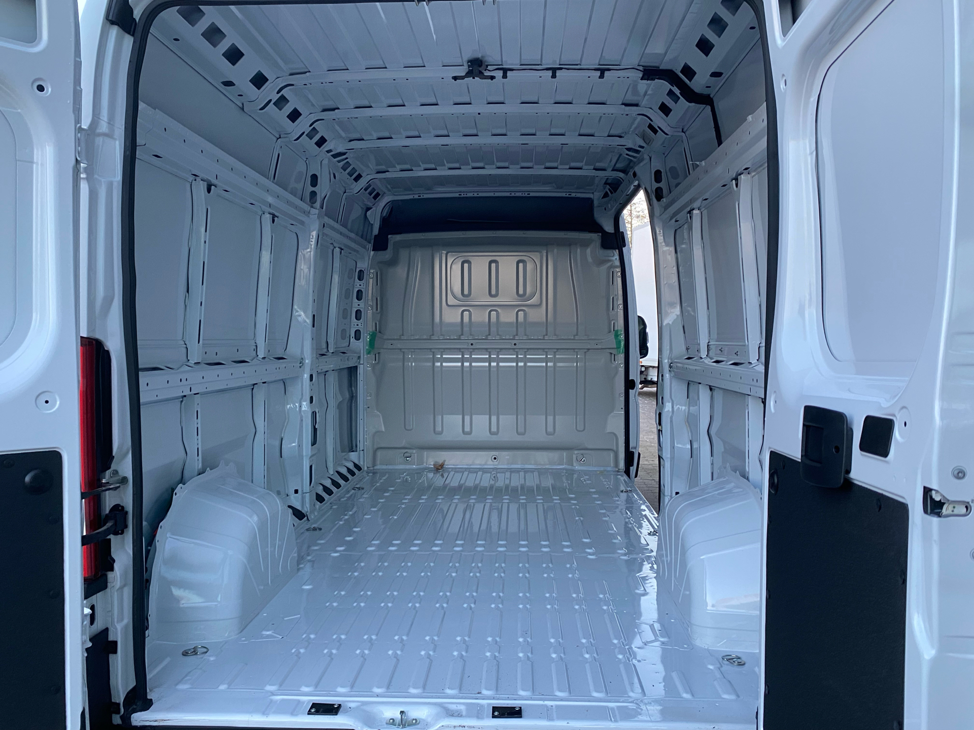 Billede af Fiat Ducato 35M L3H2 2,2 Multijet Pro 180HK Van 9g Aut.