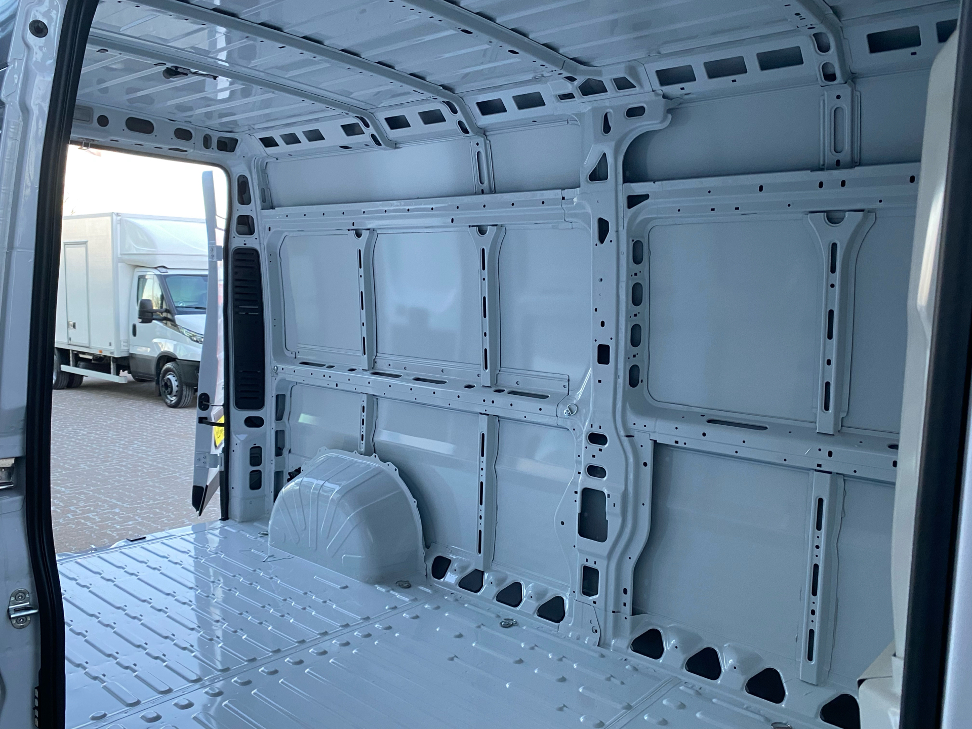 Billede af Fiat Ducato 35M L3H2 2,2 Multijet Pro 180HK Van 9g Aut.