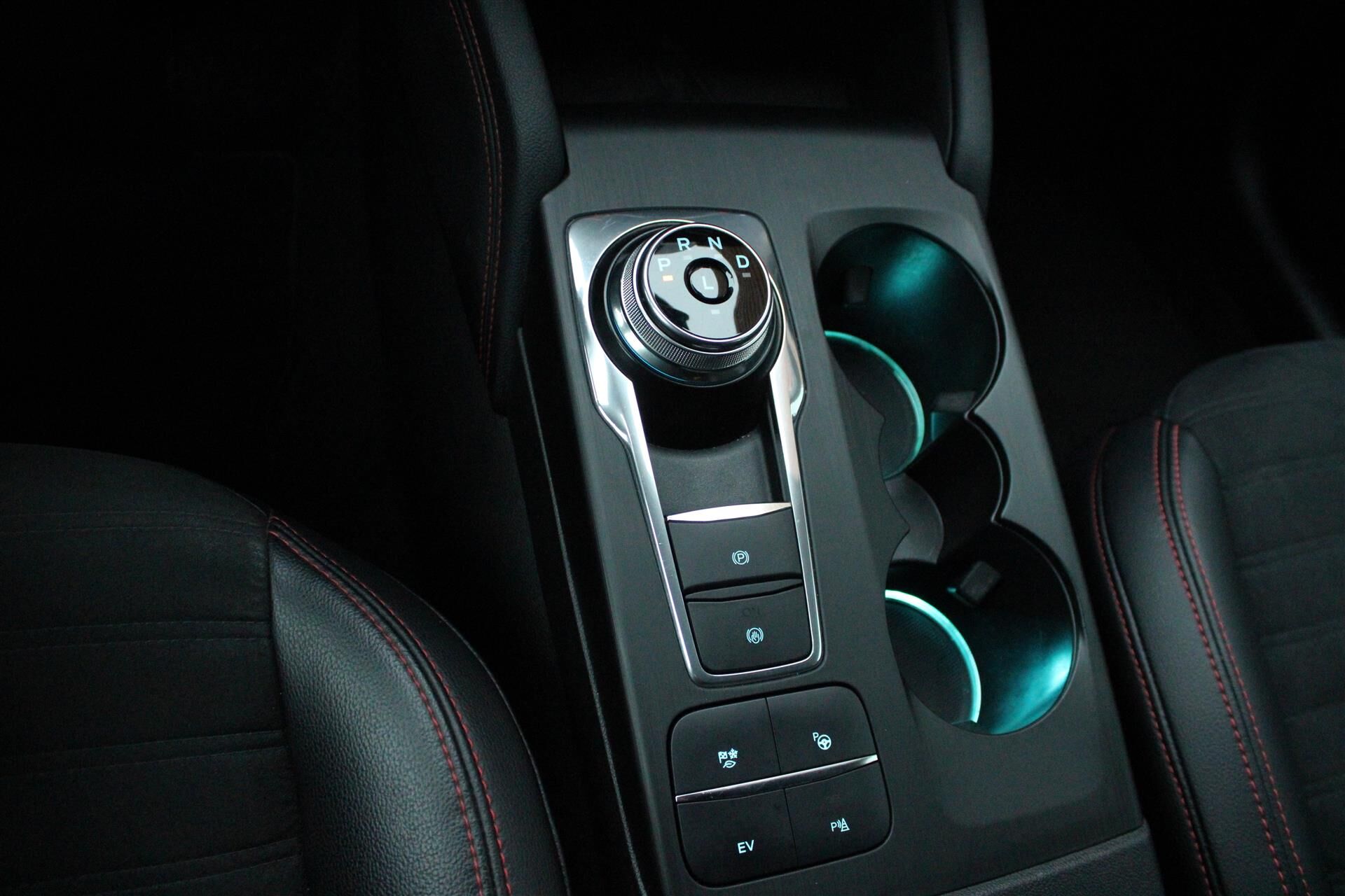 Billede af Ford Kuga 2,5 Plugin-hybrid ST-Line X CVT 225HK 5d Trinl. Gear