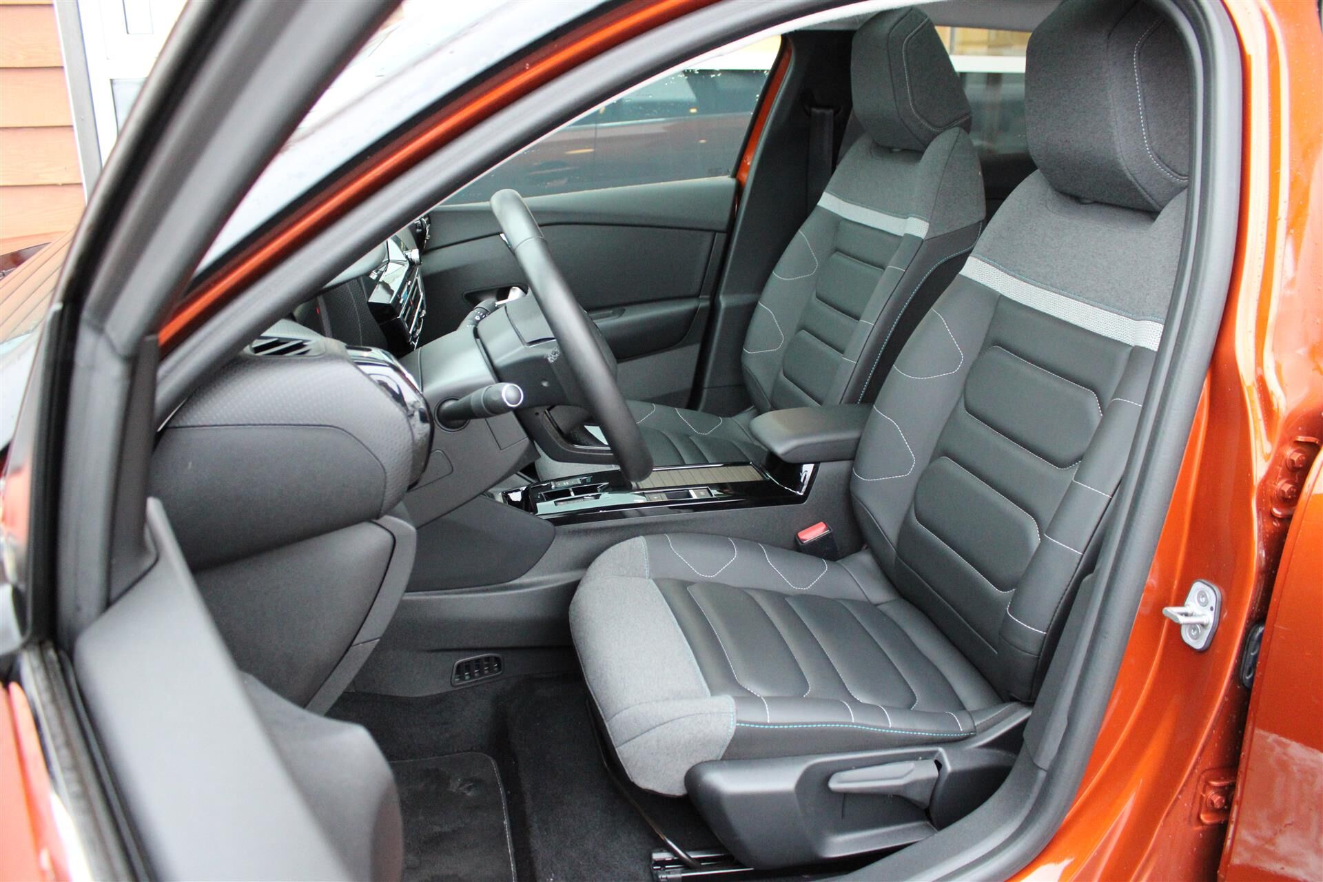 Billede af Citroën e-C4 EL Shine 136HK 5d Aut.