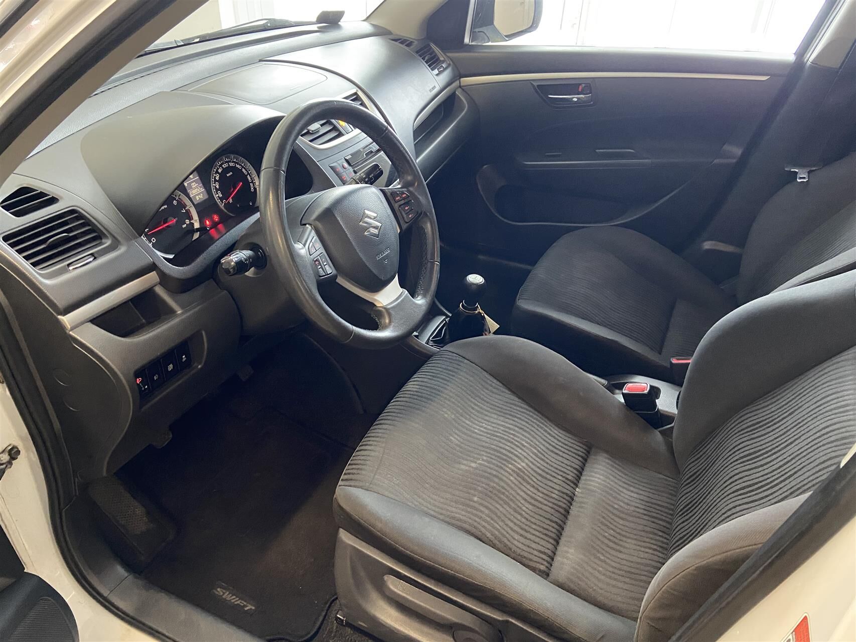 Billede af Suzuki Swift 1,2 16V GL A/C Start/Stop 94HK 5d