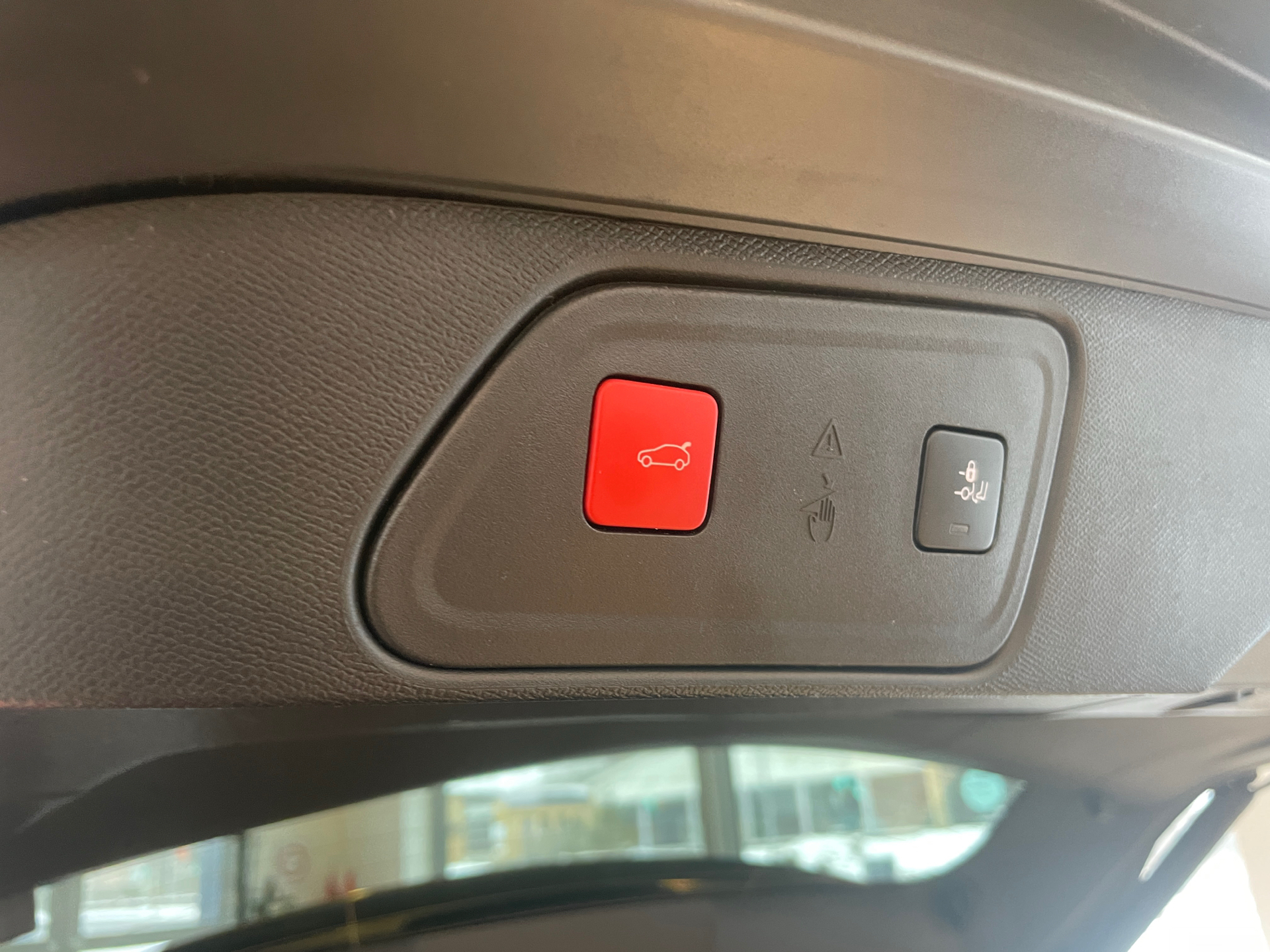 Billede af Peugeot 3008 1,6 PureTech  Plugin-hybrid Selection Sport EAT8 225HK 5d 8g Aut.