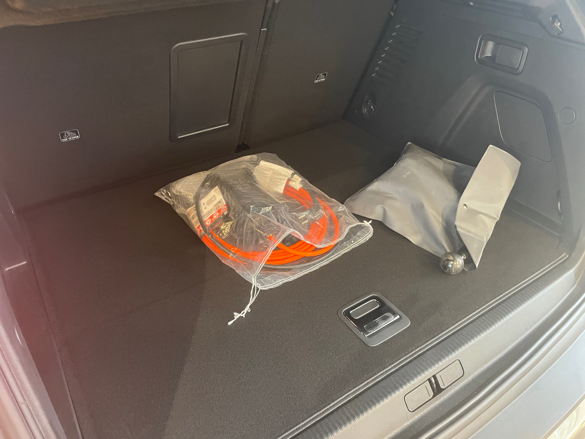 Billede af Peugeot 3008 1,6 PureTech  Plugin-hybrid Selection Sport EAT8 225HK 5d 8g Aut.