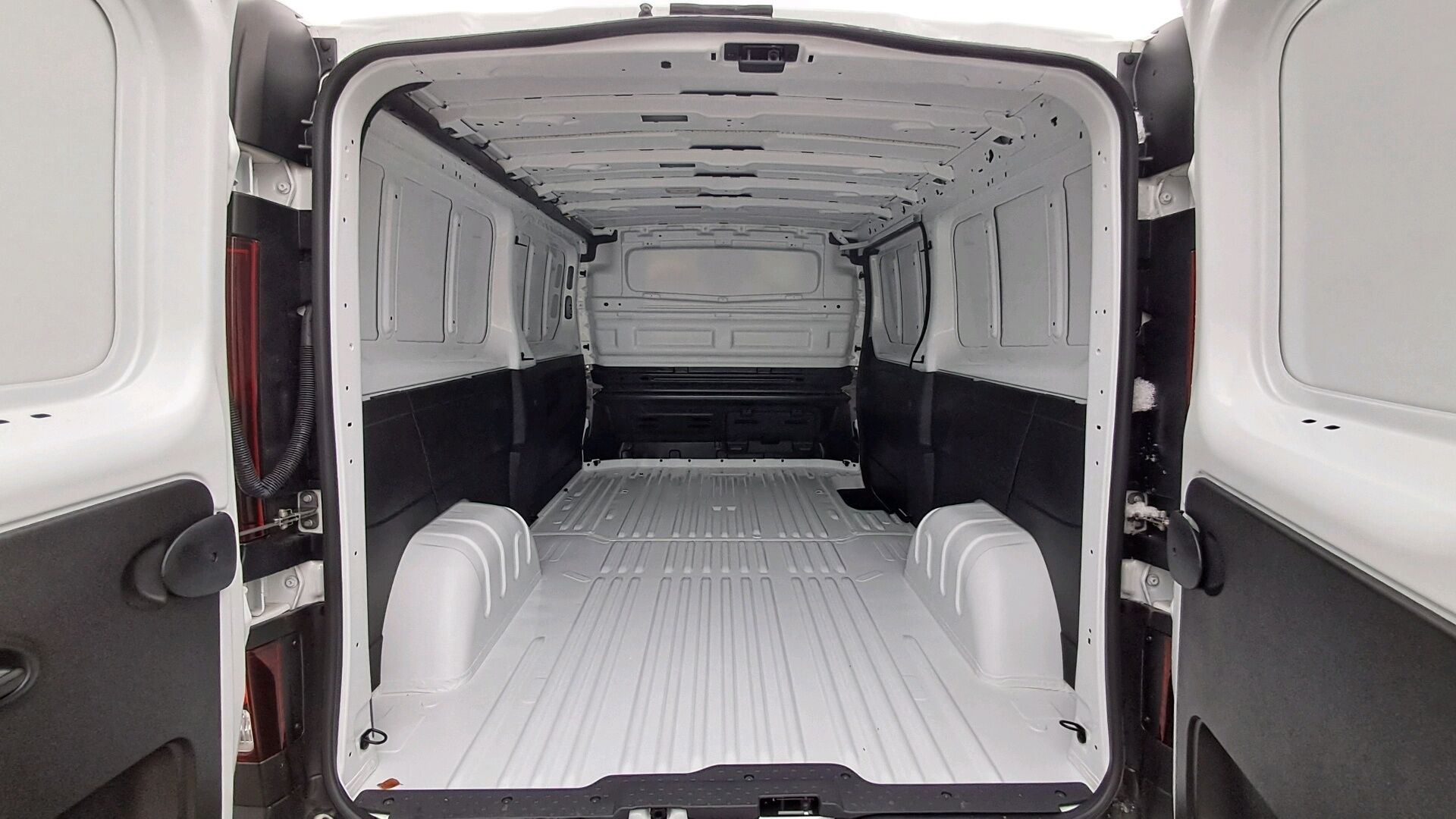 Billede af Nissan Primastar L2H1 2,0 DCi N-Connecta 150HK Van 6g Aut.