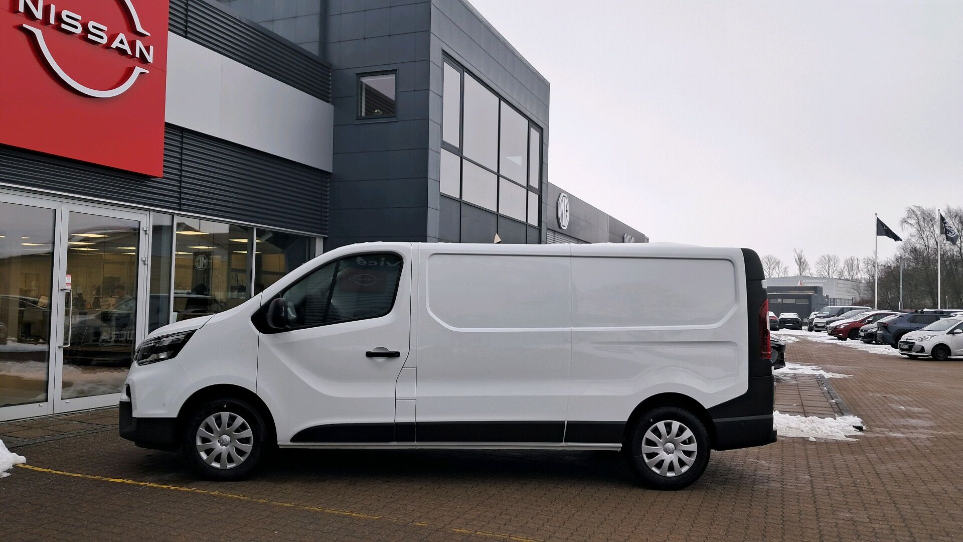 Billede af Nissan Primastar L2H1 2,0 DCi N-Connecta 150HK Van 6g Aut.