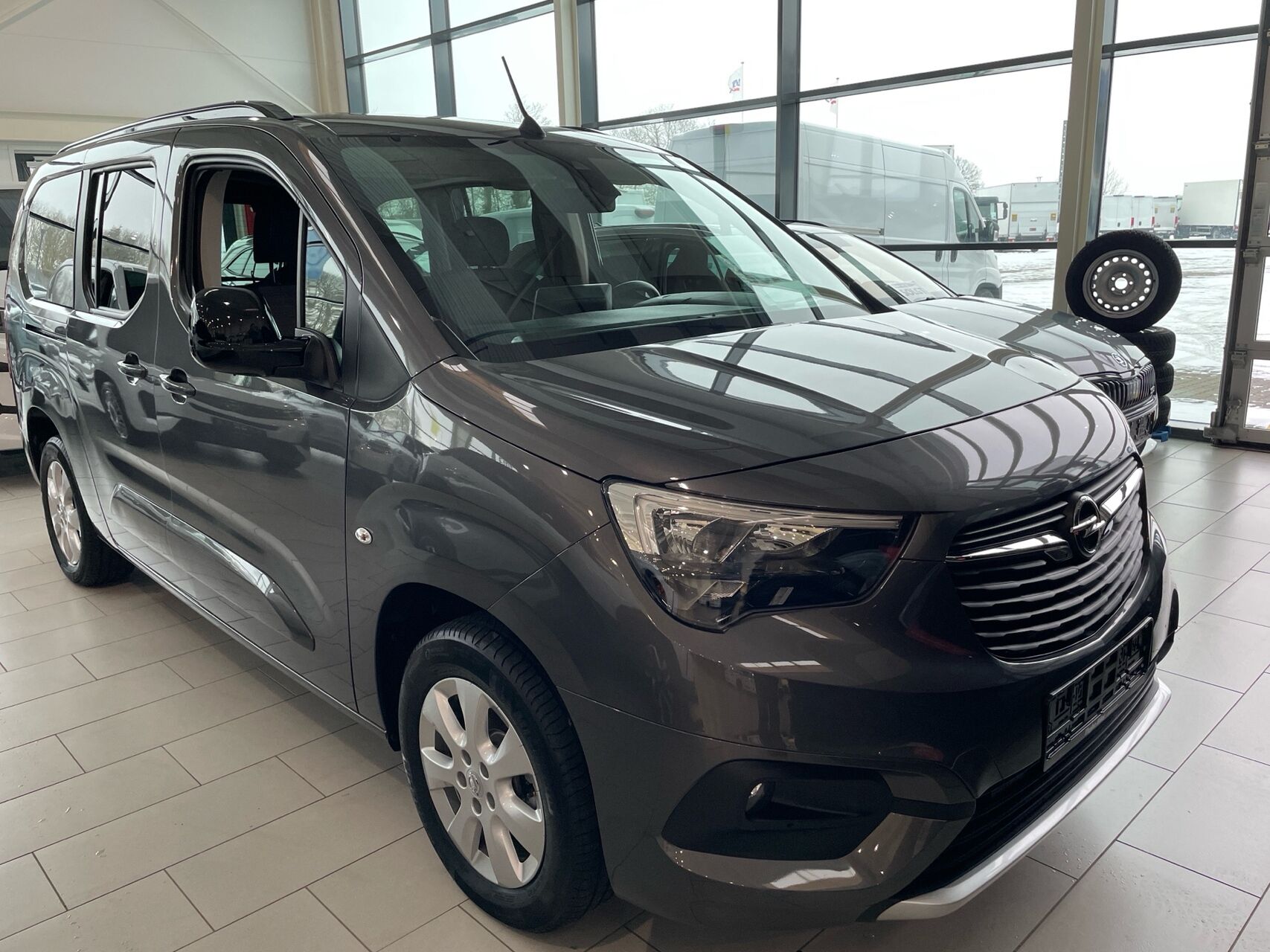 Billede af Opel Combo-e Life L2 EL Elegance XL 136HK Aut.