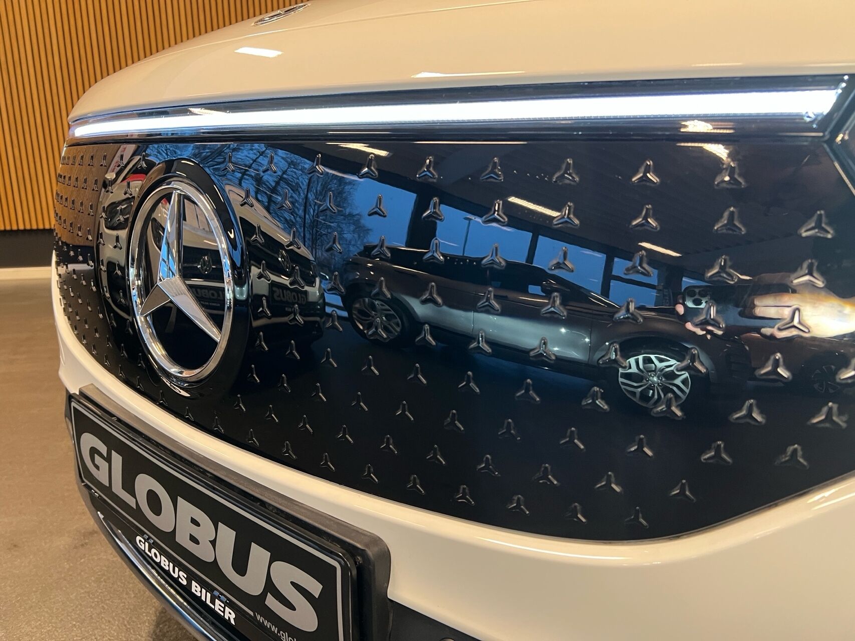 Billede af Mercedes-Benz EQB 250+ EL Progressive 7 pers. 190HK 5d Aut.