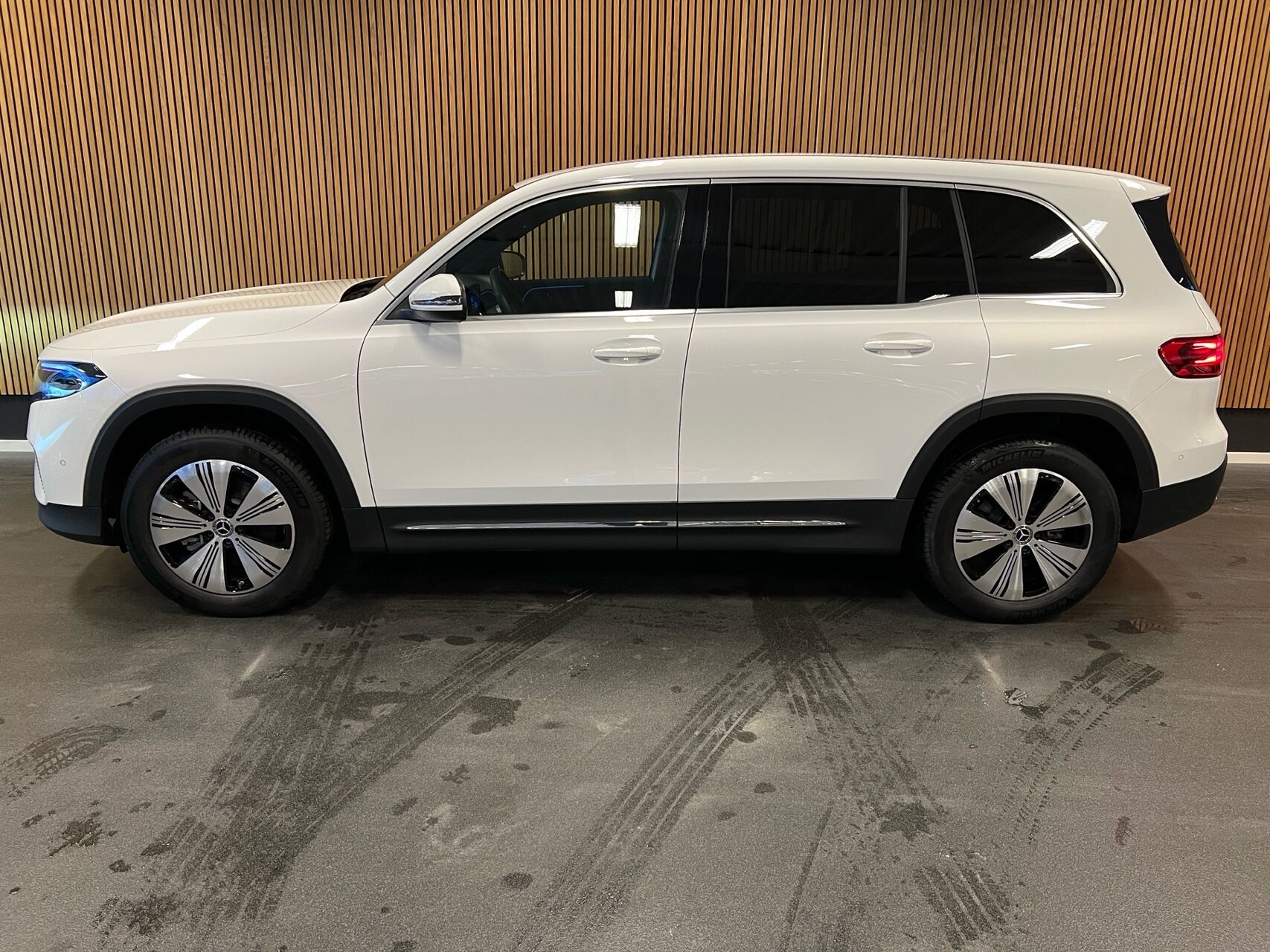 Billede af Mercedes-Benz EQB 250+ EL Progressive 7 pers. 190HK 5d Aut.