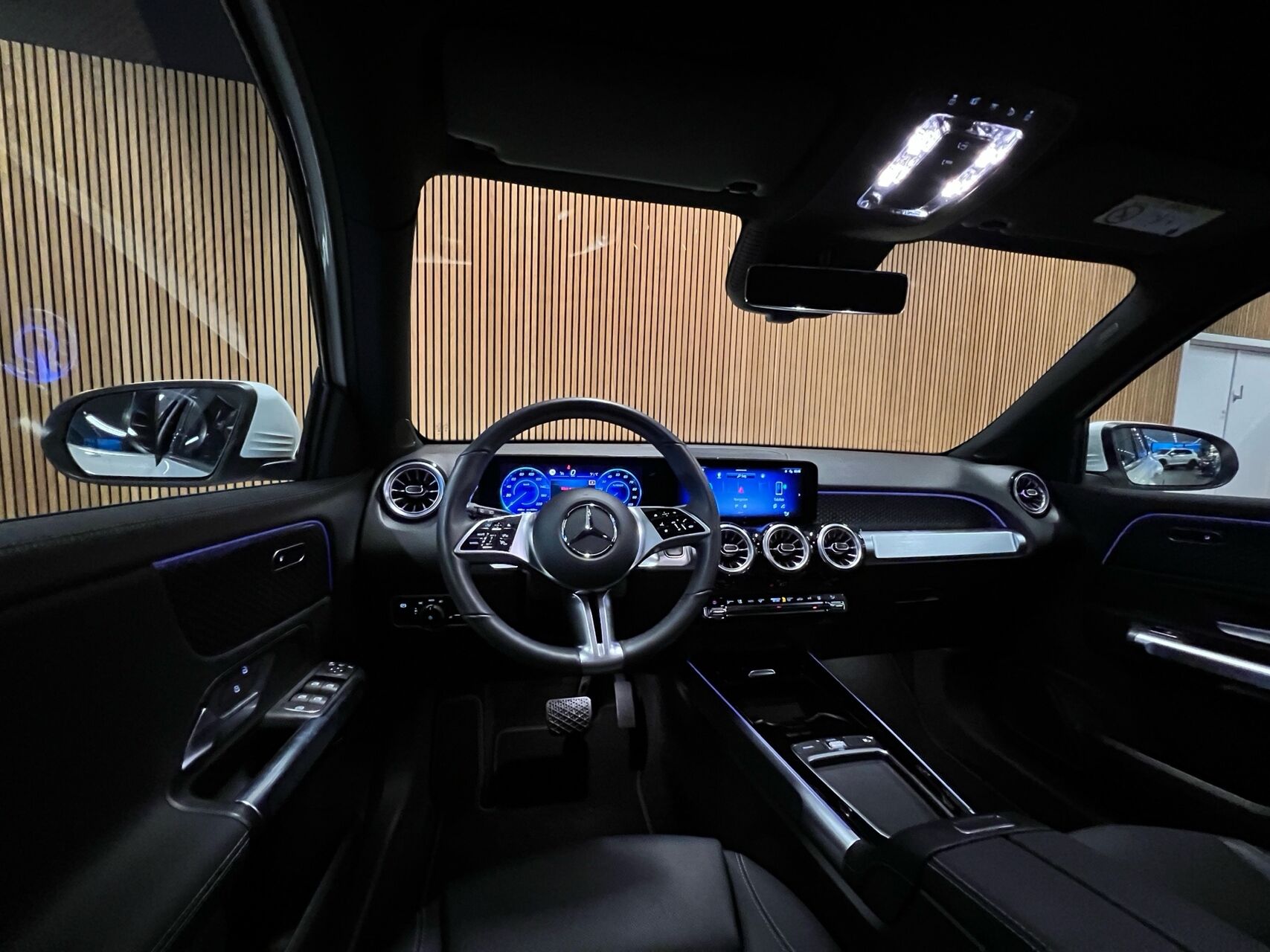 Billede af Mercedes-Benz EQB 250+ EL Progressive 7 pers. 190HK 5d Aut.