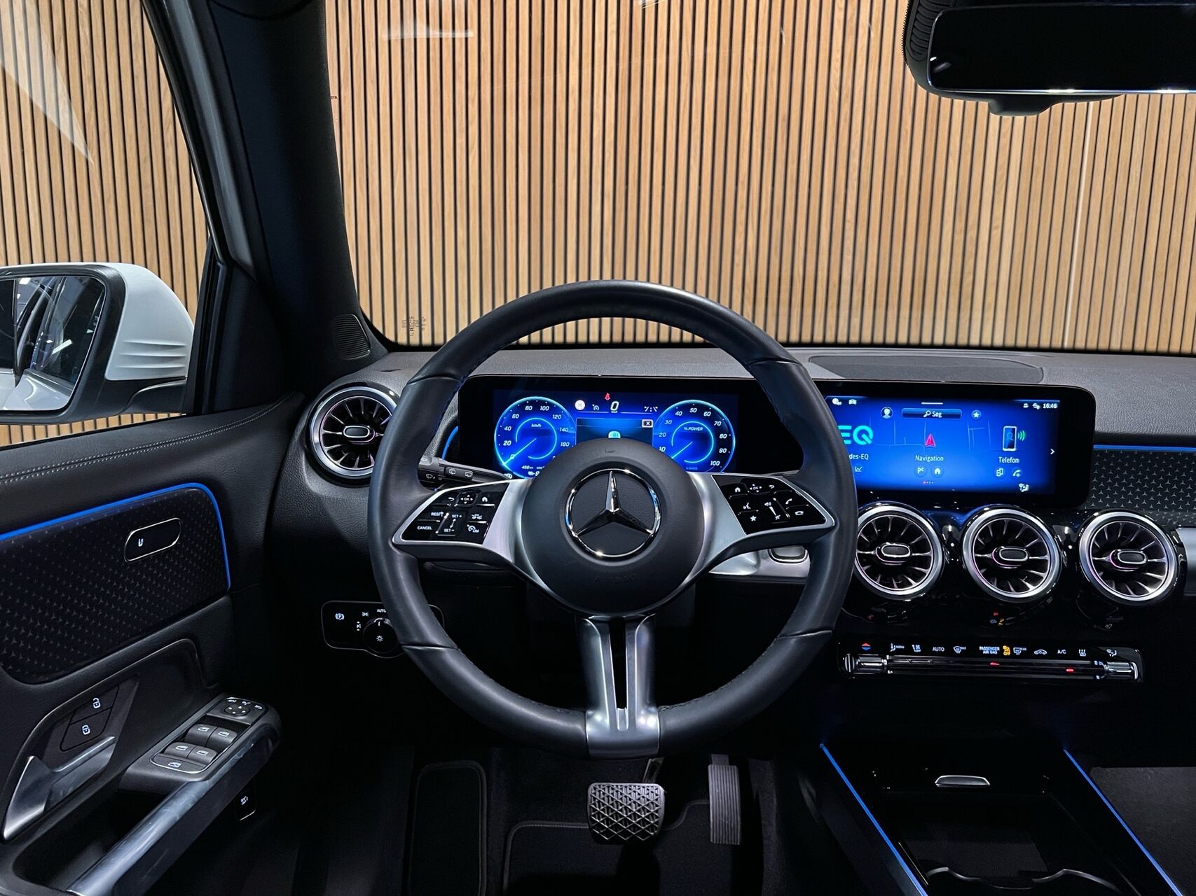 Billede af Mercedes-Benz EQB 250+ EL Progressive 7 pers. 190HK 5d Aut.