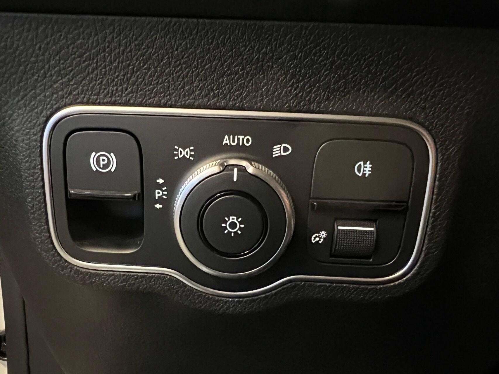 Billede af Mercedes-Benz EQB 250+ EL Progressive 7 pers. 190HK 5d Aut.