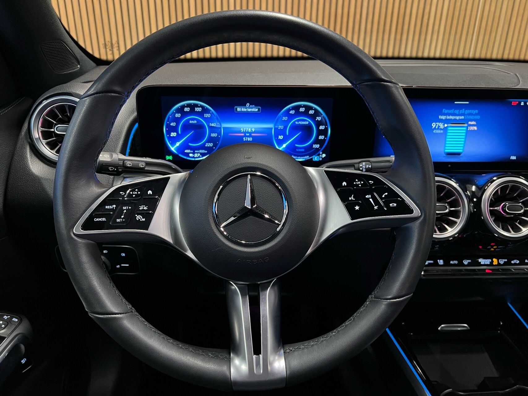 Billede af Mercedes-Benz EQB 250+ EL Progressive 7 pers. 190HK 5d Aut.