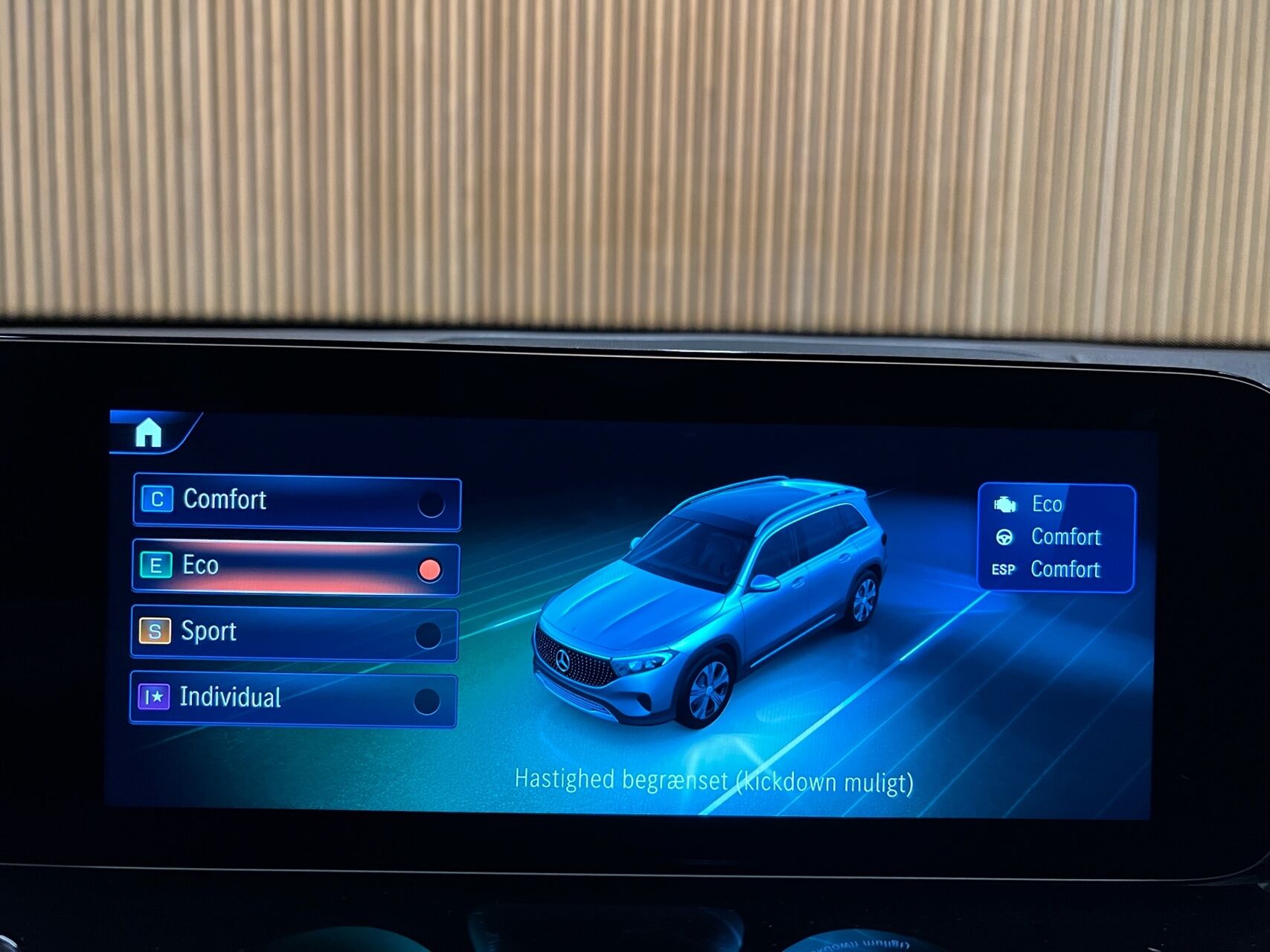 Billede af Mercedes-Benz EQB 250+ EL Progressive 7 pers. 190HK 5d Aut.