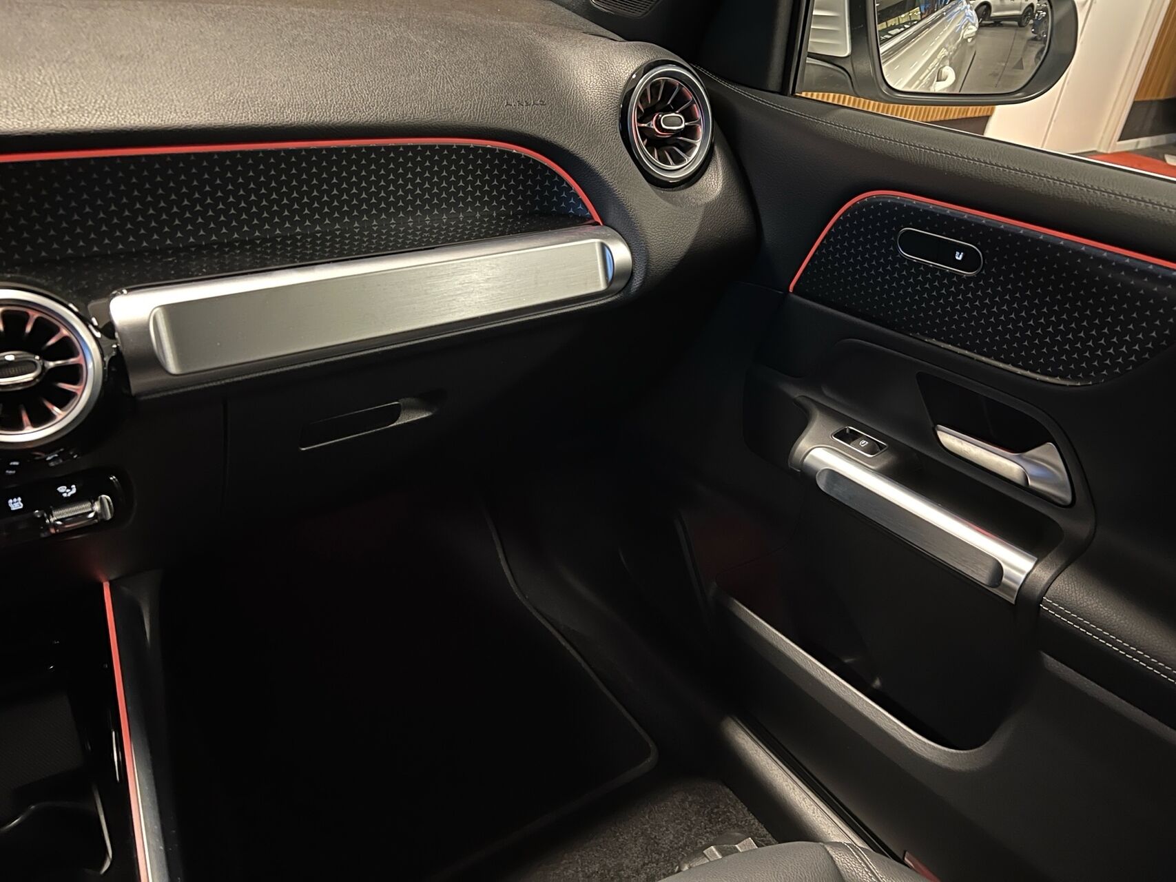 Billede af Mercedes-Benz EQB 250+ EL Progressive 7 pers. 190HK 5d Aut.