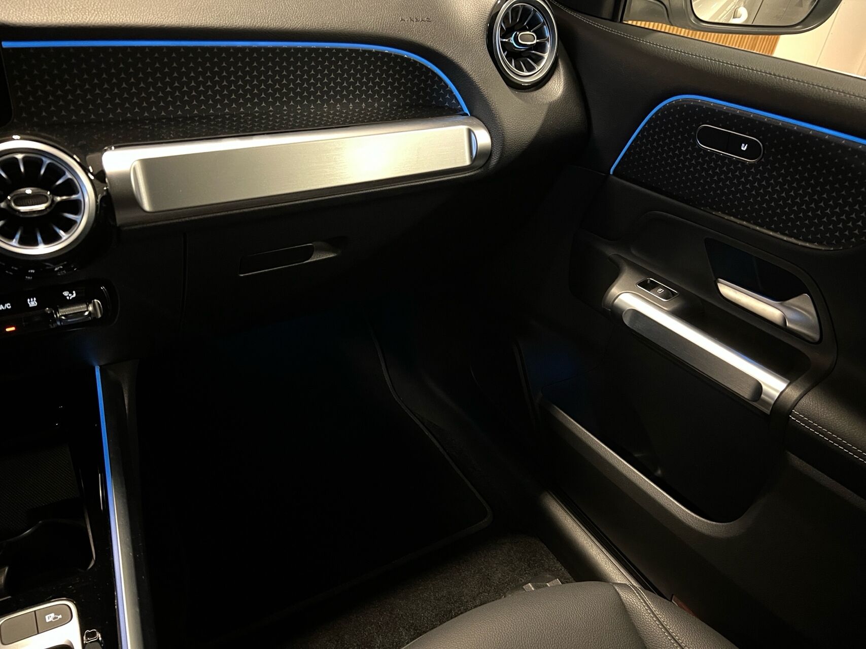 Billede af Mercedes-Benz EQB 250+ EL Progressive 7 pers. 190HK 5d Aut.