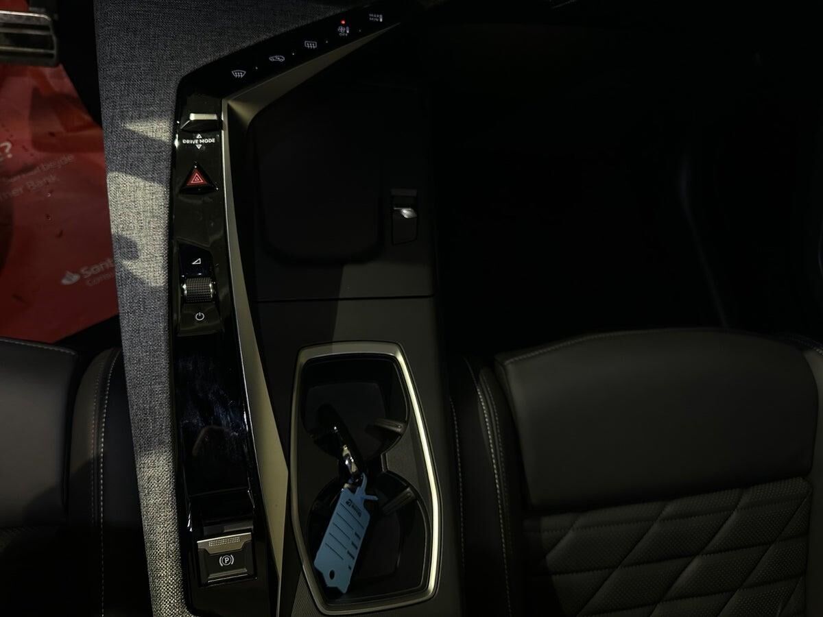 Billede af Peugeot e-3008 EL GT 210HK 5d Aut.