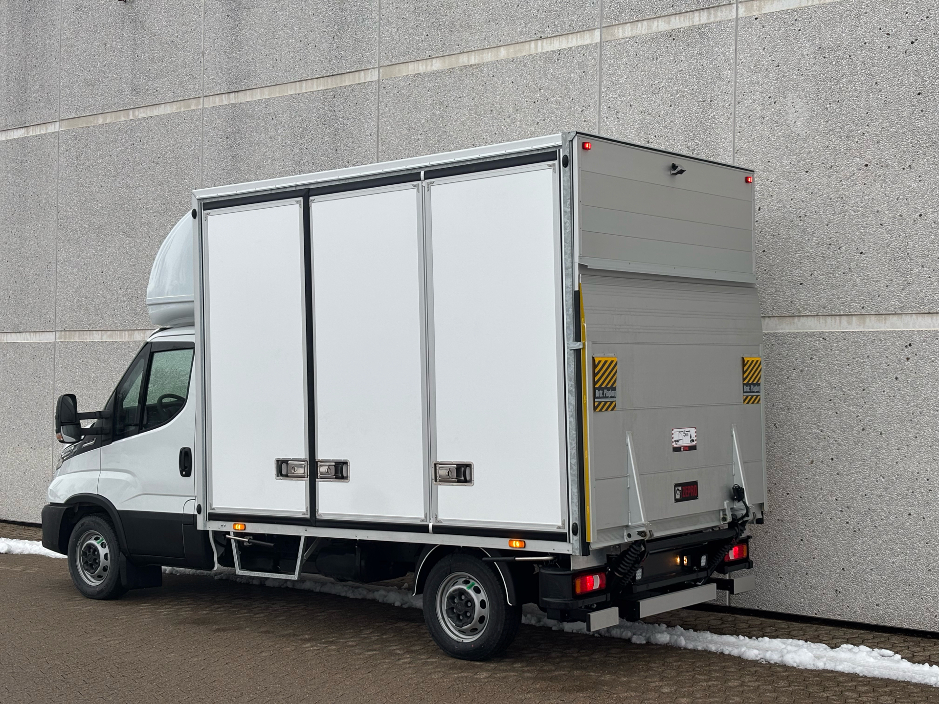 Billede af Iveco Daily 35S18 3750mm 3,0 D 180HK Ladv./Chas. 8g Aut.