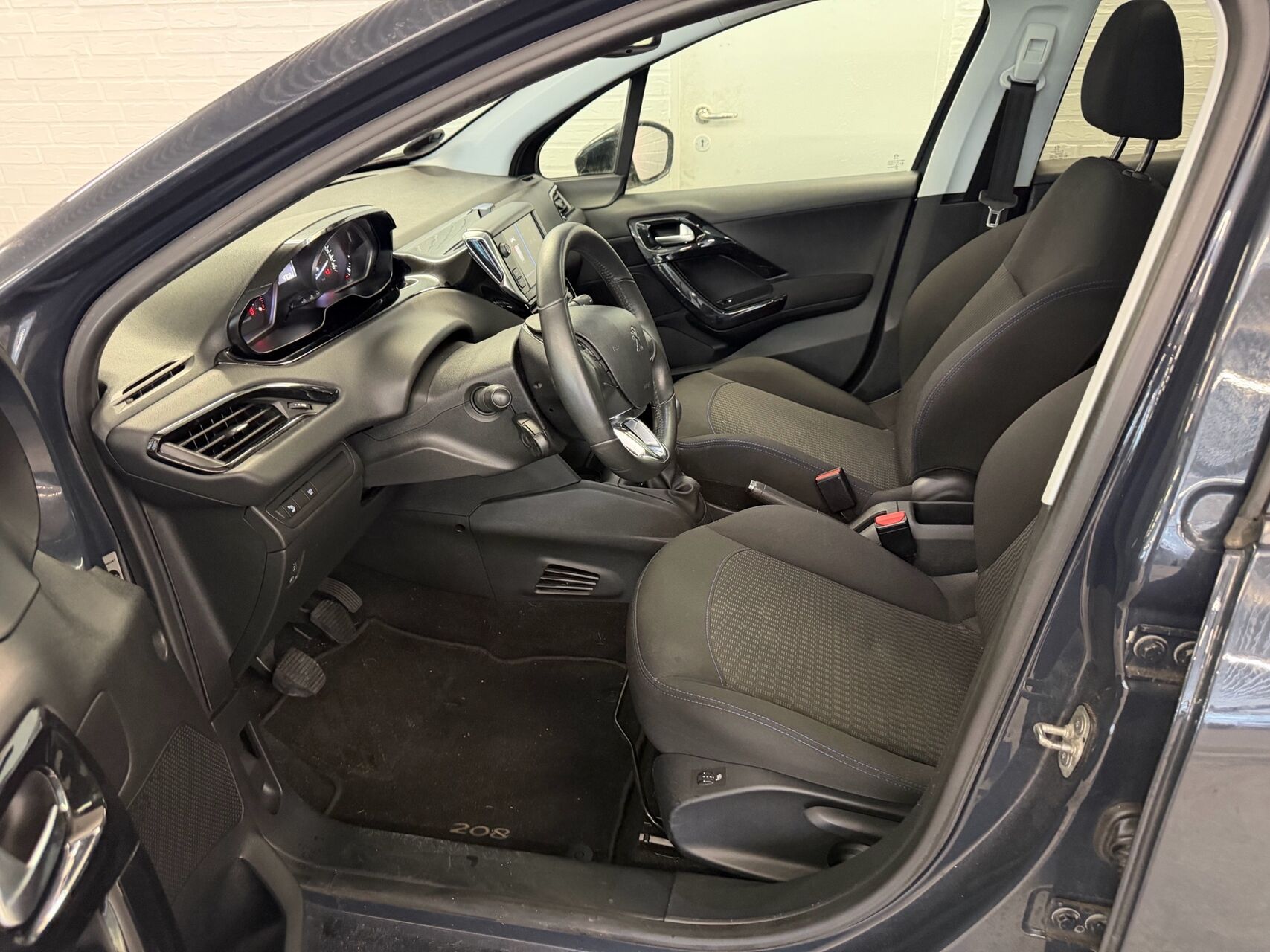 Billede af Peugeot 208 1,5 BlueHDi Signature+ 100HK 5d