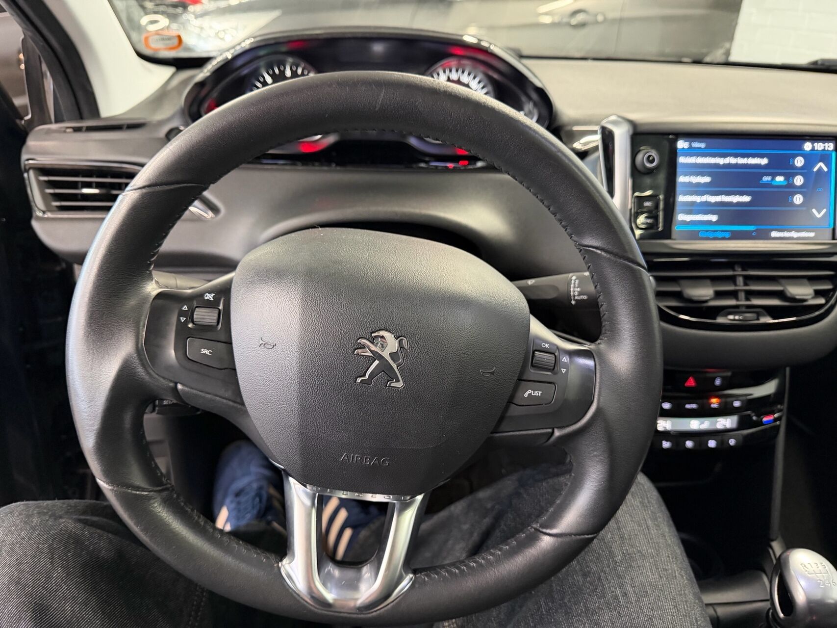 Billede af Peugeot 208 1,5 BlueHDi Signature+ 100HK 5d