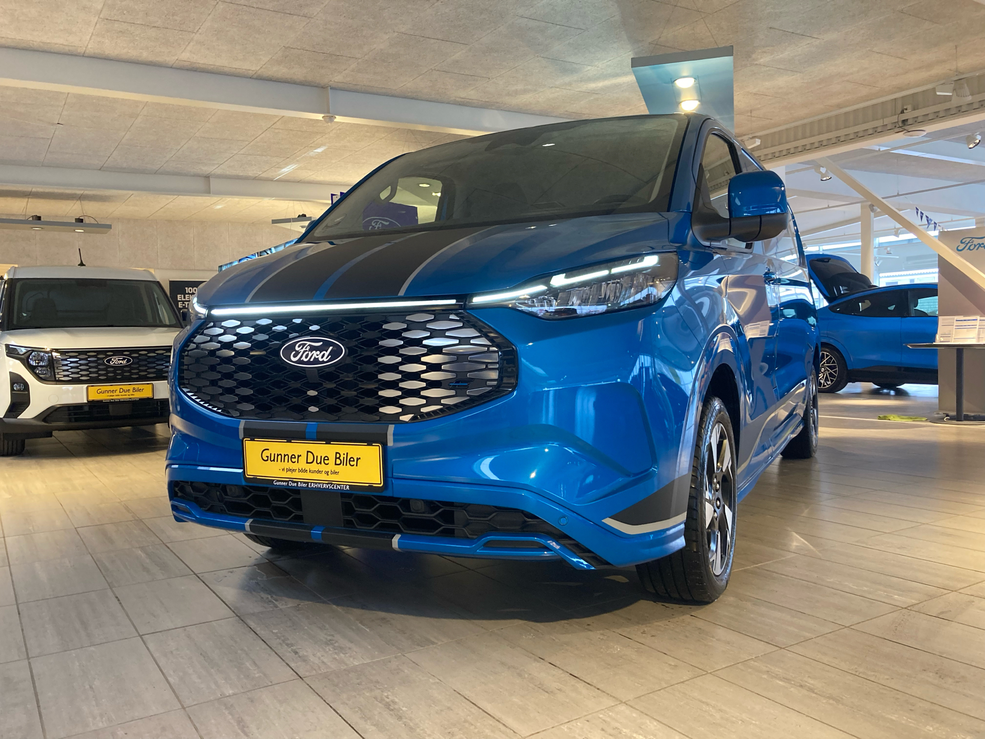 Billede af Ford E-Transit Custom 340 L2H1 EL Sport 218HK Van Aut.