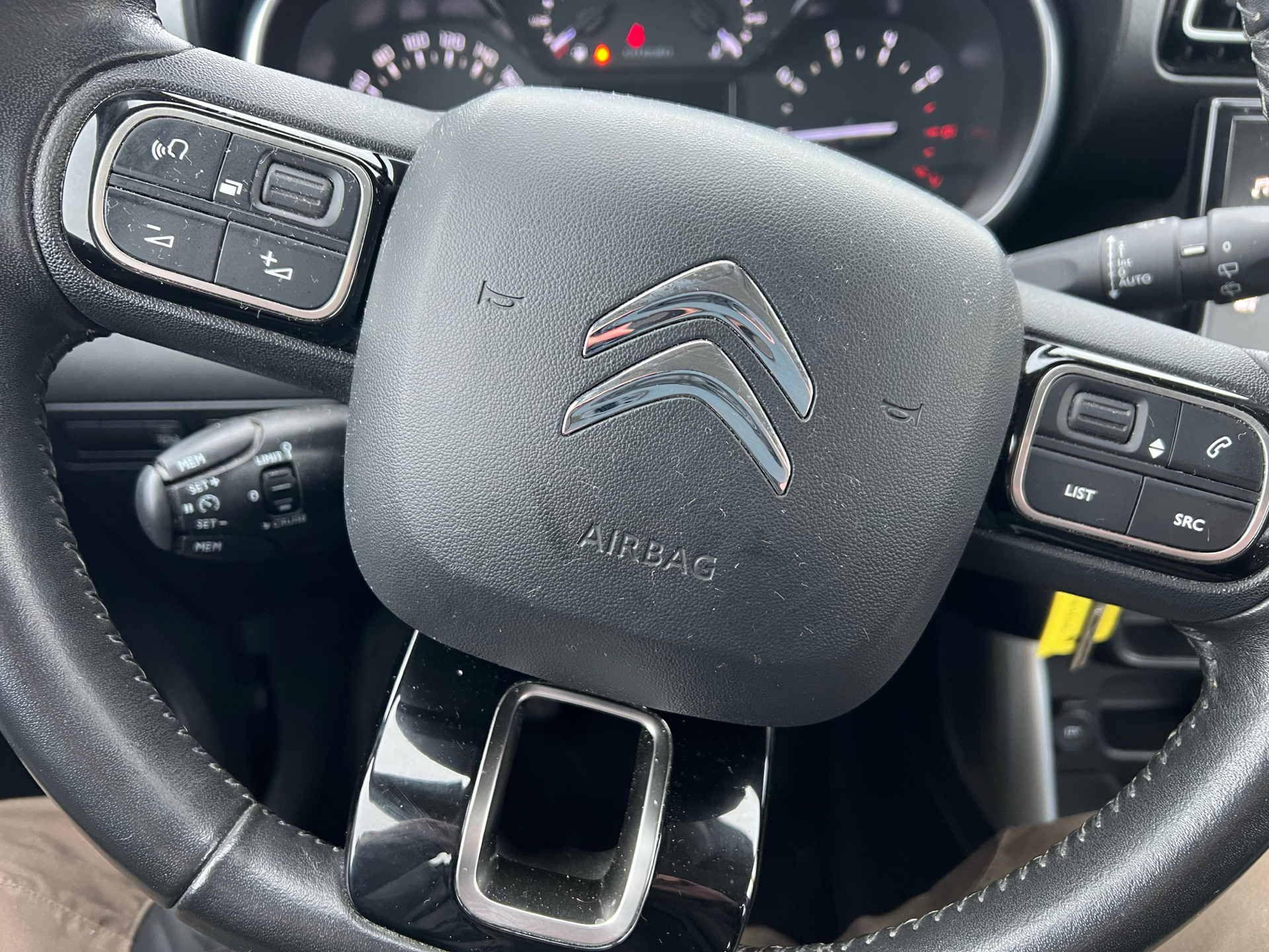 Billede af Citroën C3 Aircross 1,6 Blue HDi Iconic start/stop 100HK 5d