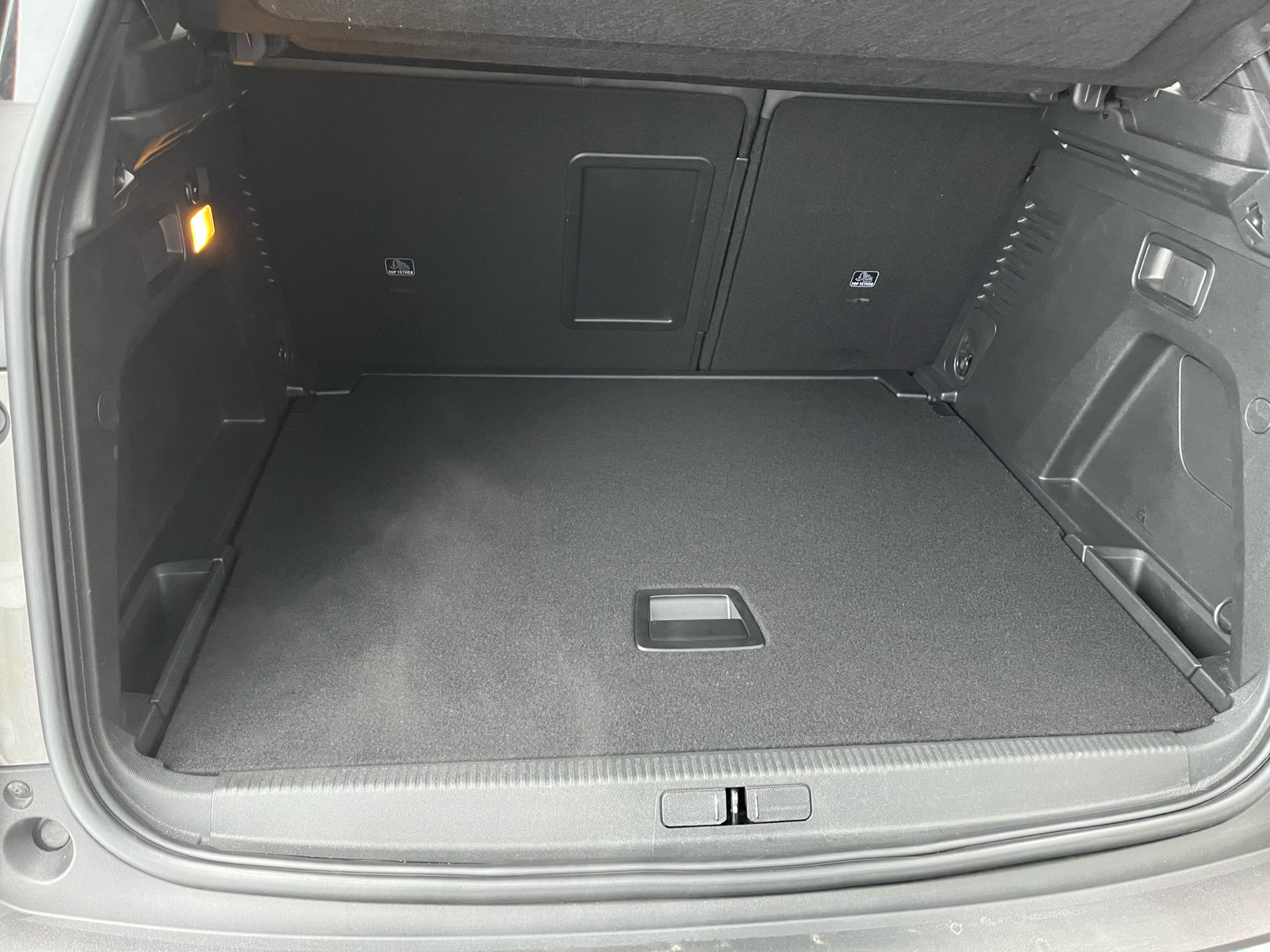 Billede af Peugeot 3008 1,5 BlueHDi First Selection EAT8 130HK 5d 8g Aut.