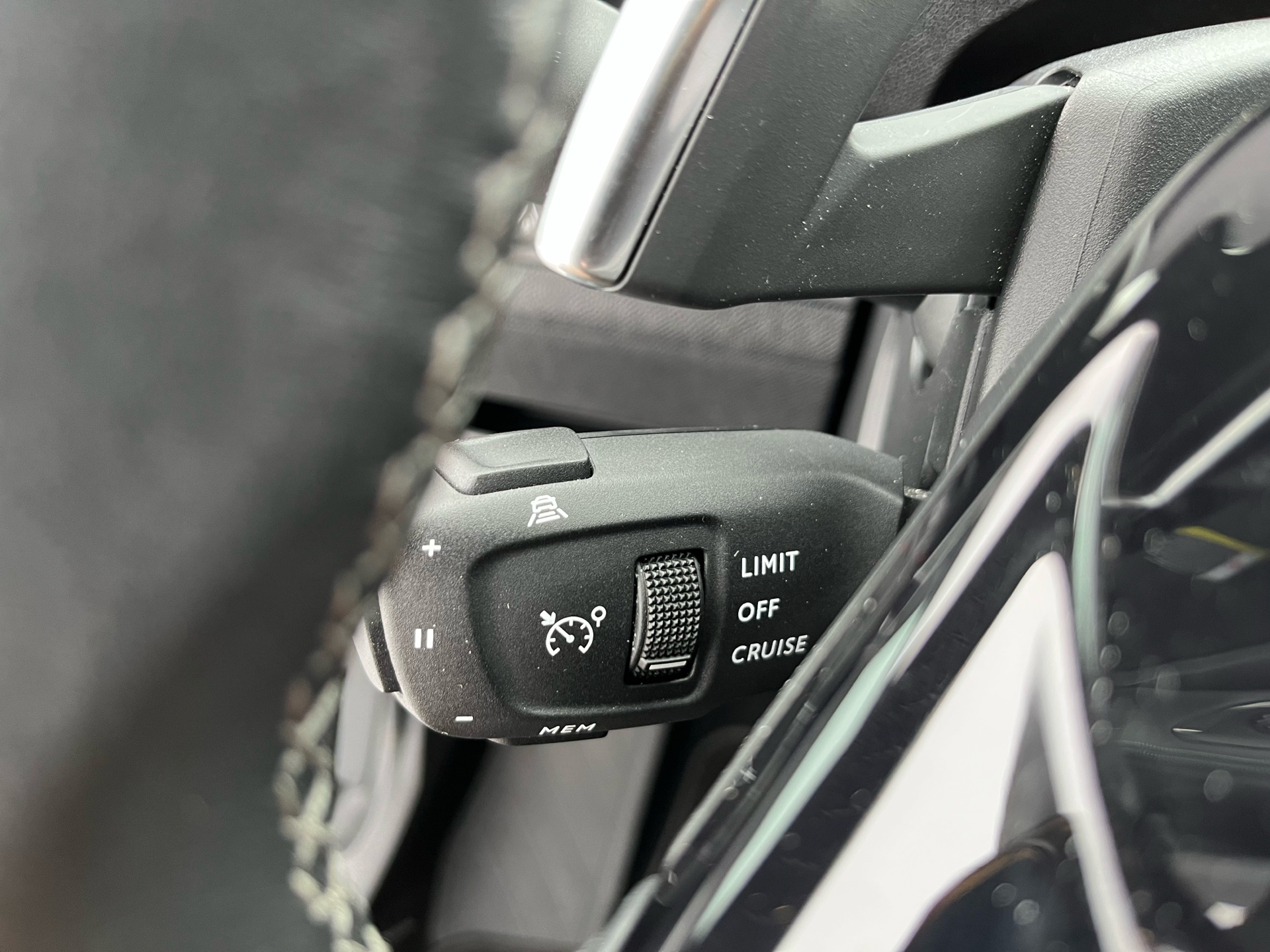 Billede af Peugeot 3008 1,5 BlueHDi First Selection EAT8 130HK 5d 8g Aut.