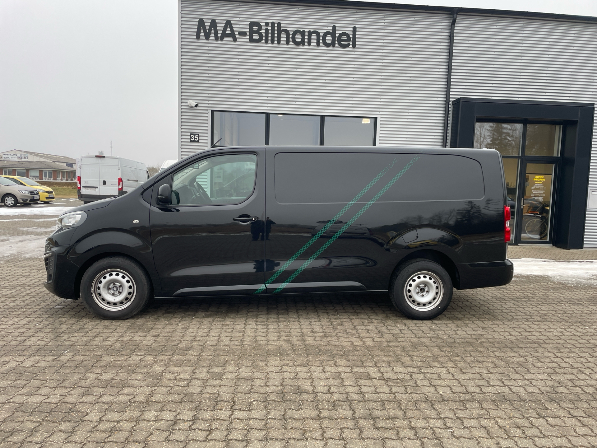 Billede af Peugeot Expert L3 2,0 BlueHDi Ultimate EAT6 180HK Van 6g Aut.