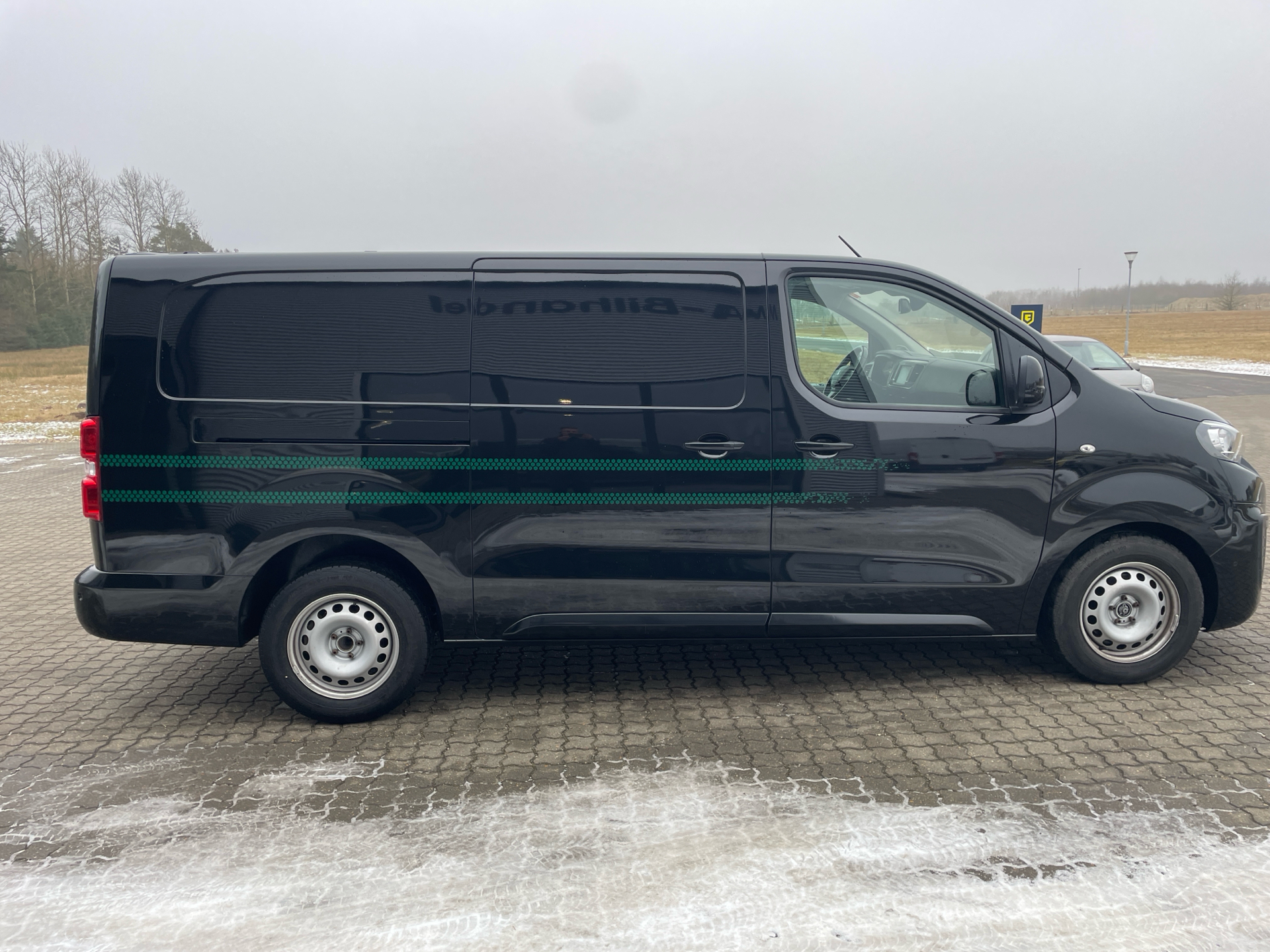 Billede af Peugeot Expert L3 2,0 BlueHDi Ultimate EAT6 180HK Van 6g Aut.