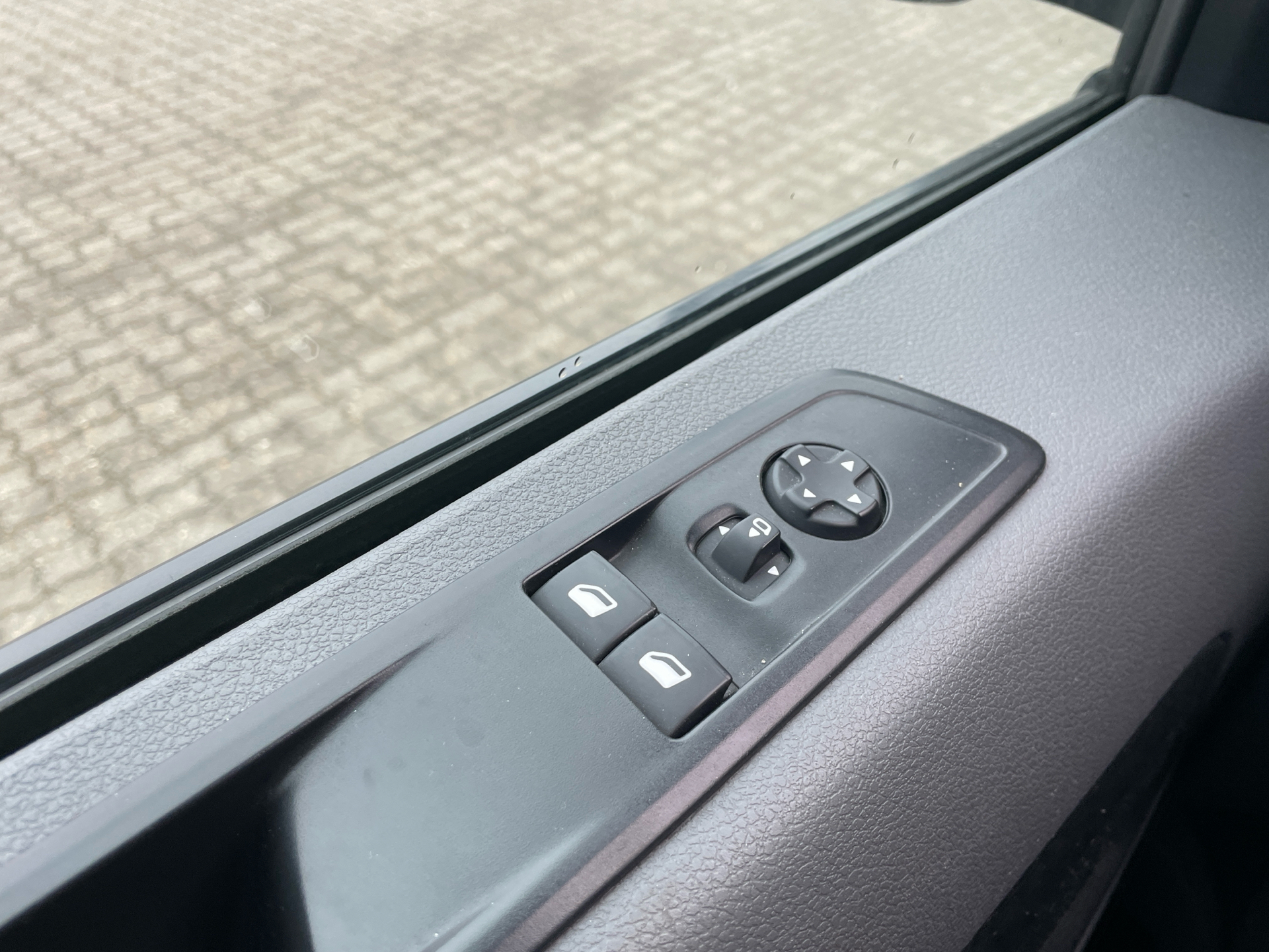 Billede af Peugeot Expert L3 2,0 BlueHDi Ultimate EAT6 180HK Van 6g Aut.