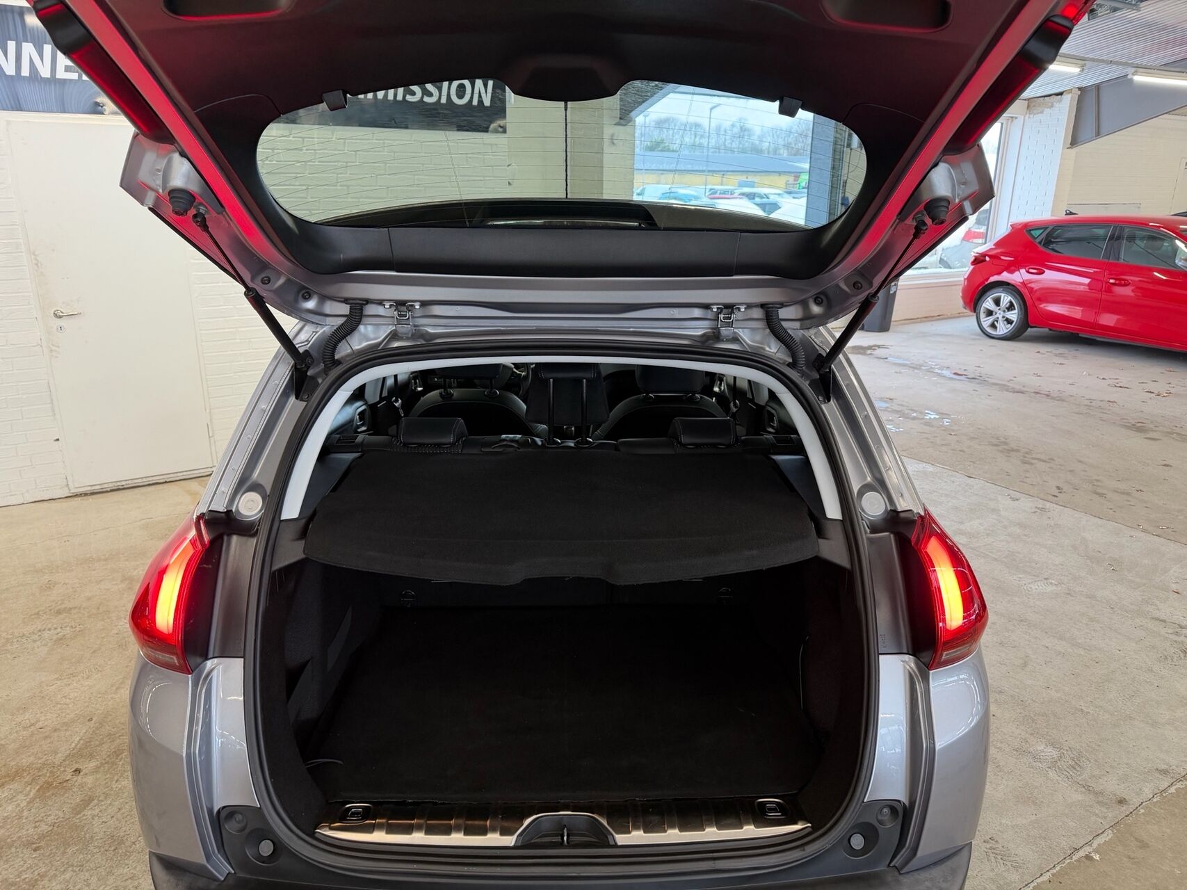 Billede af Peugeot 2008 1,2 e-THP Allure Sky 110HK 5d