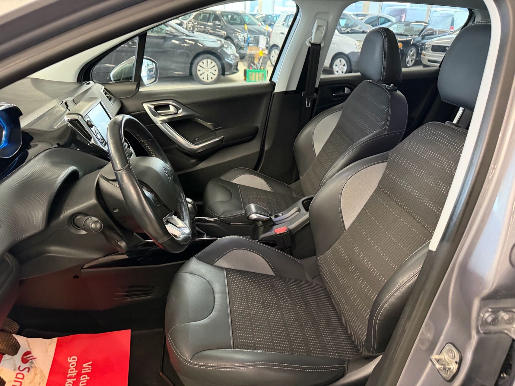 Billede af Peugeot 2008 1,2 e-THP Allure Sky 110HK 5d