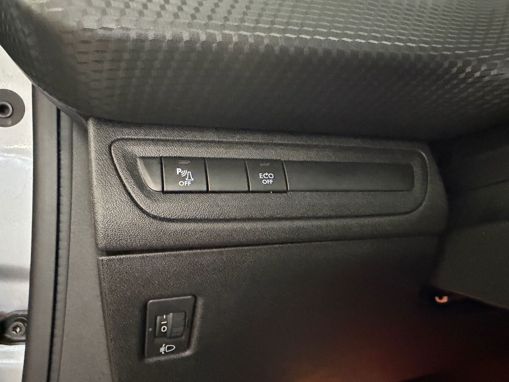 Billede af Peugeot 2008 1,2 e-THP Allure Sky 110HK 5d