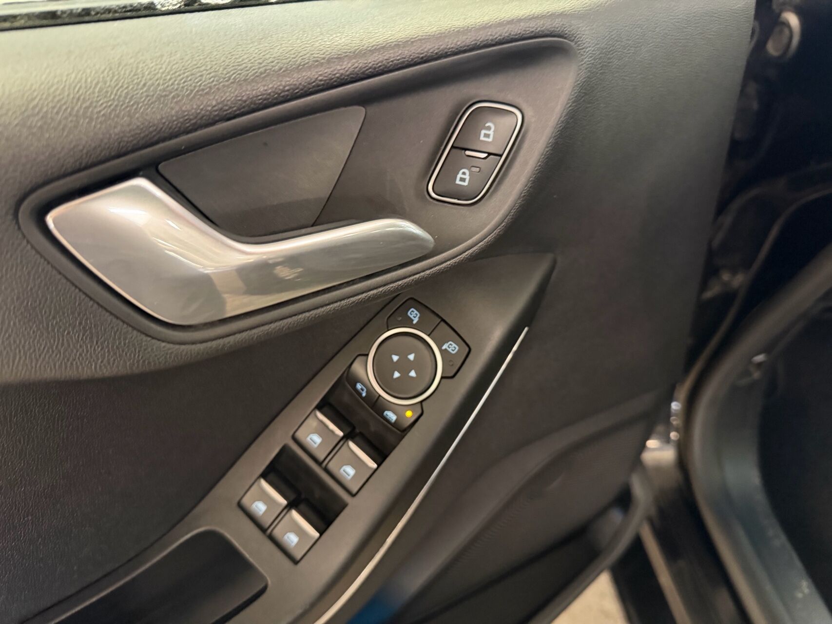 Billede af Ford Fiesta 1,0 EcoBoost Titanium Start/Stop 100HK 5d 6g