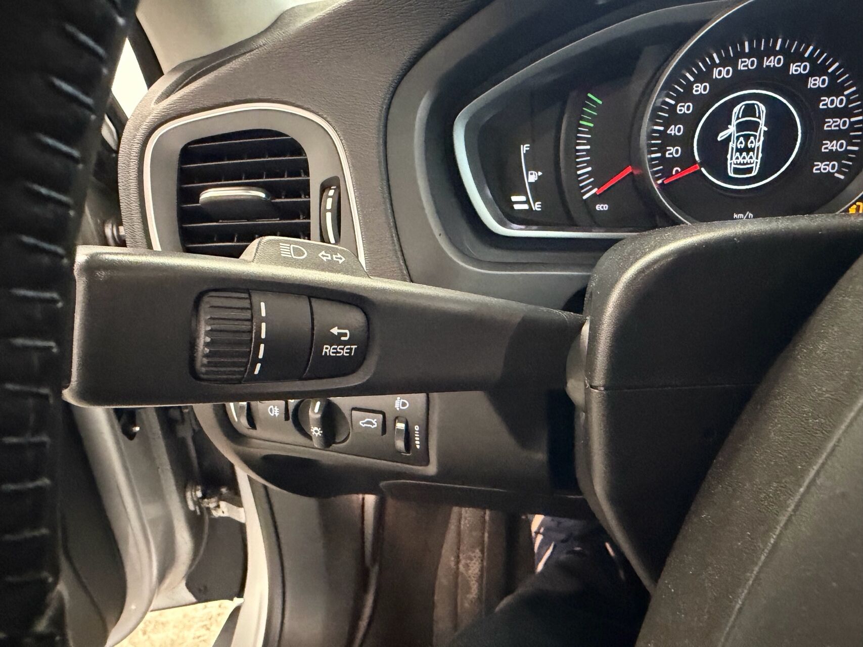 Billede af Volvo V40 2,0 D2 Eco Kinetic 120HK 5d 6g